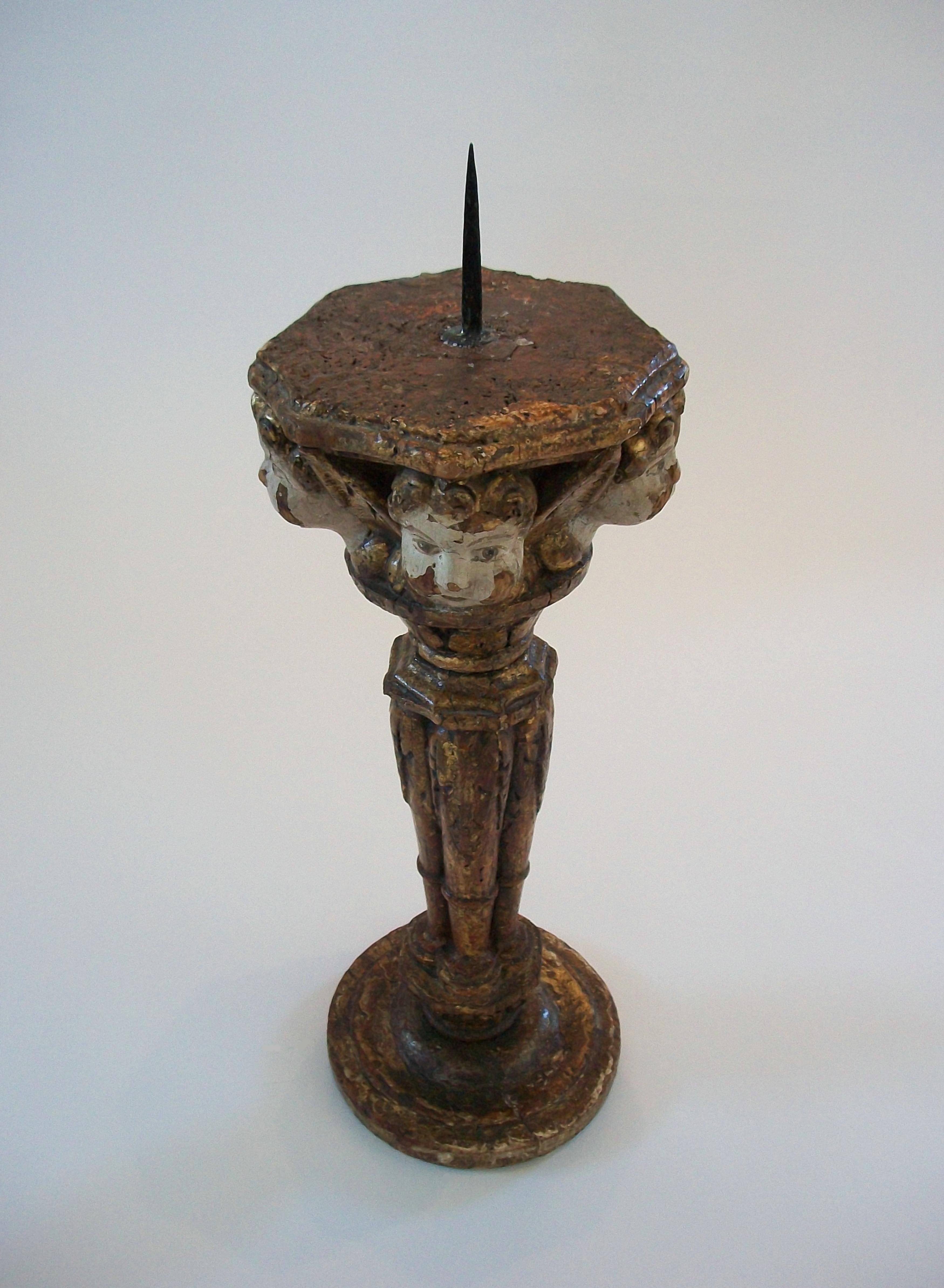 Renaissance Painted & Giltwood Pricket with Cherubs - France - Circa 1580 in vendita 1