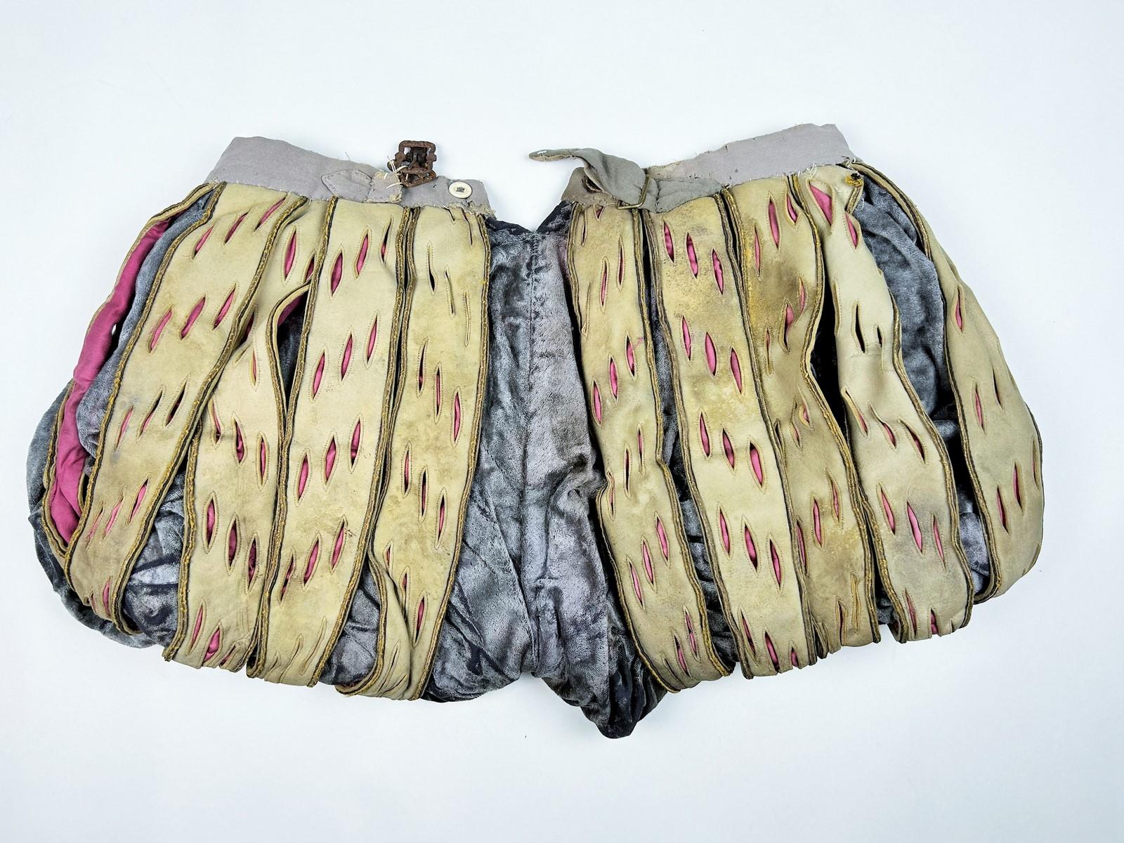 Renaissance period Doublet and breeches from the Comédie Française- C.1940 7