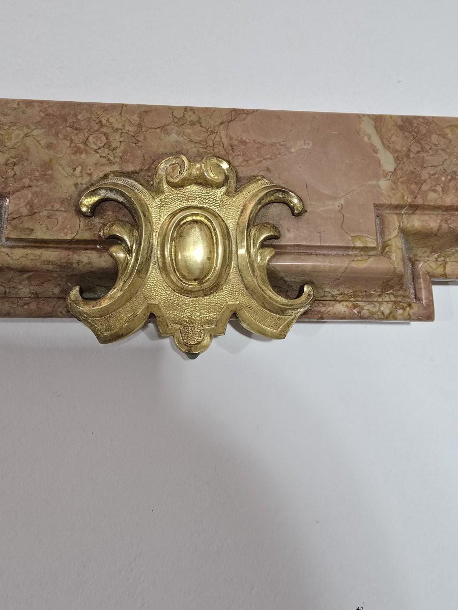 Renaissance period marble frame – 16th Century In Good Condition For Sale In Madrid, ES