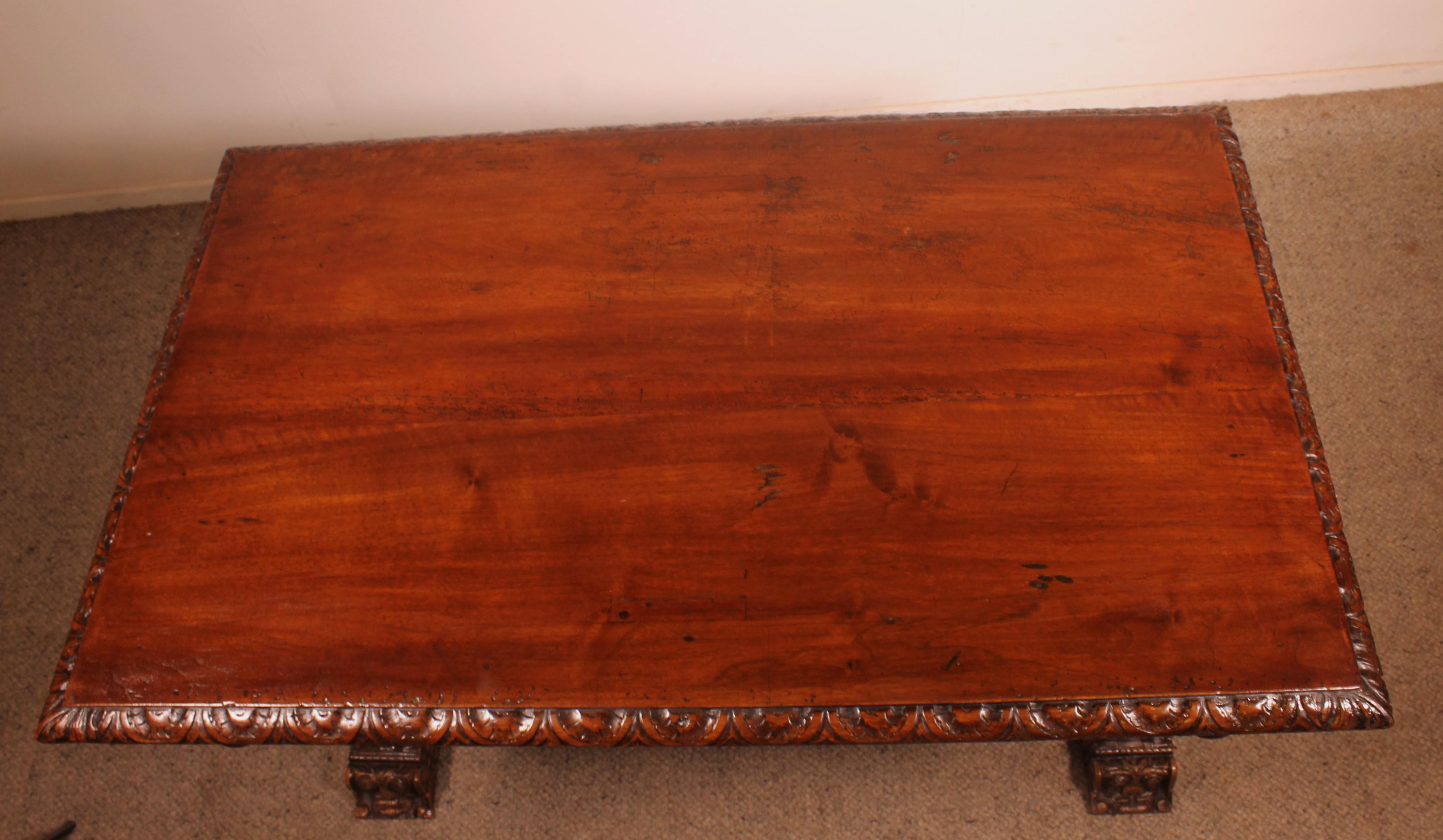 Renaissance Period Walnut Table - 16th Century For Sale 8