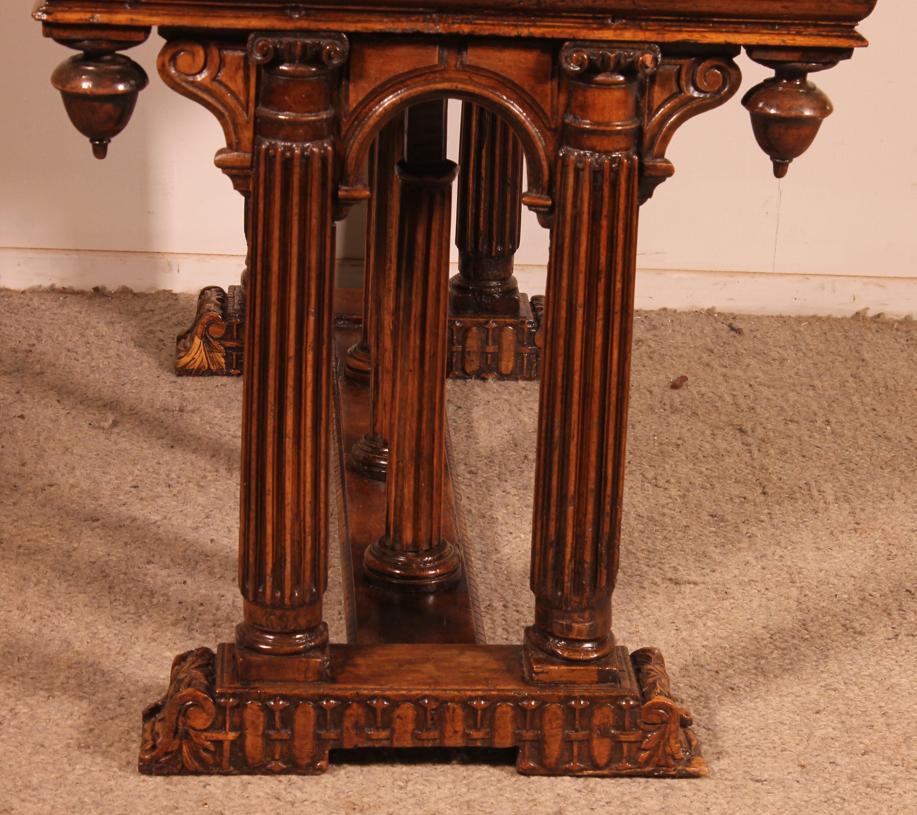 Renaissance Period Walnut Table - 16th Century For Sale 1