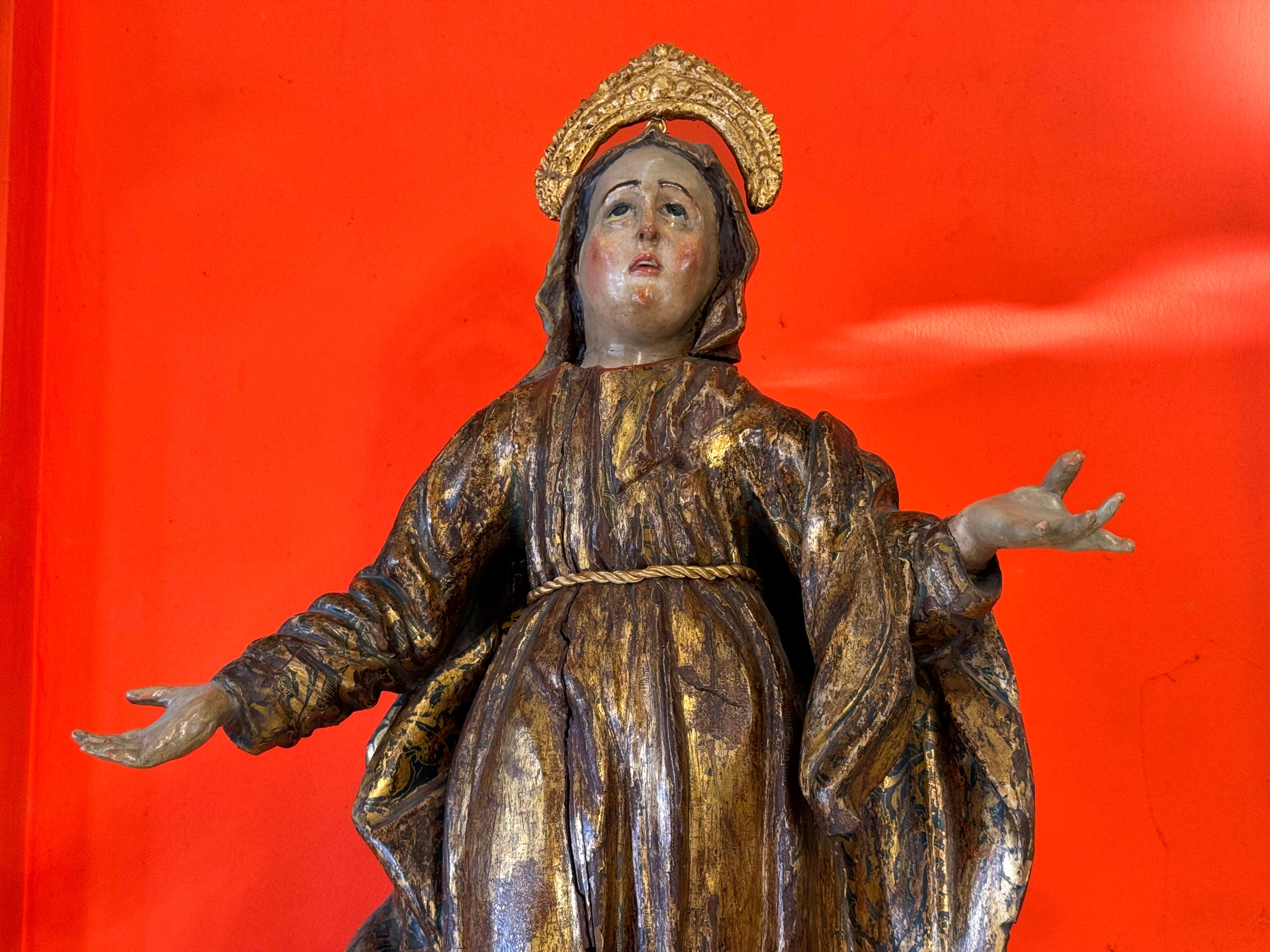 Spagnolo Scultura rinascimentale in legno policromo e dorato di Sant'Anna, Spagna, XVI sec. in vendita