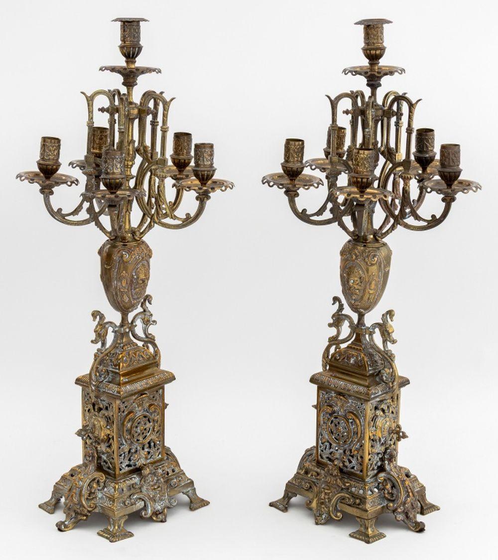 Candelabro renacentista de 6 brazos, Pareja Dorado en venta
