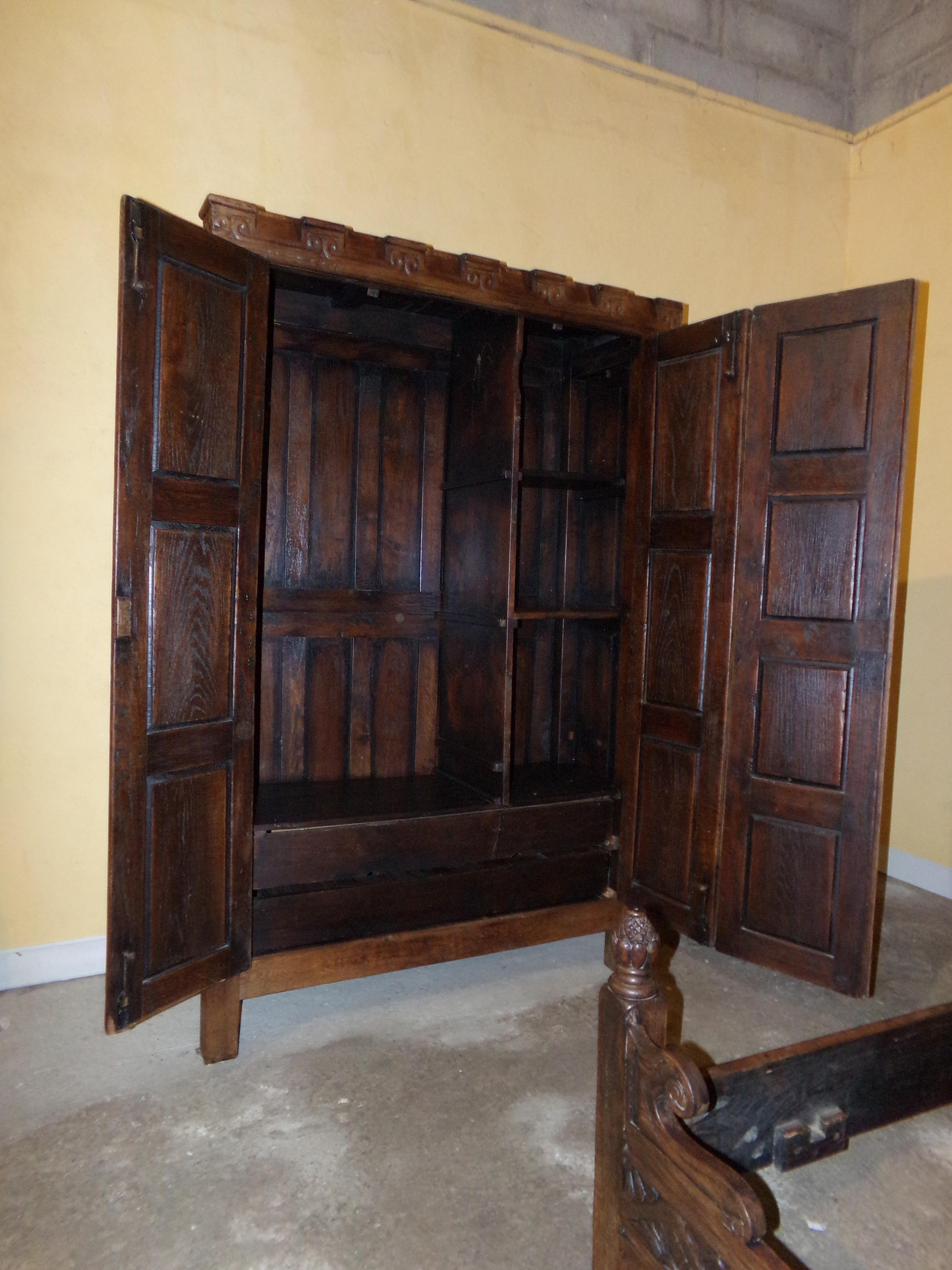 Renaissance Revival Bedroom Set For Sale 2
