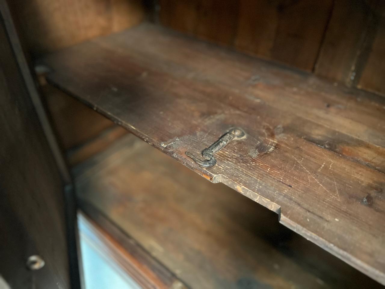 Cassettone aperto in Oak intagliato in stile rinascimentale in vendita 2