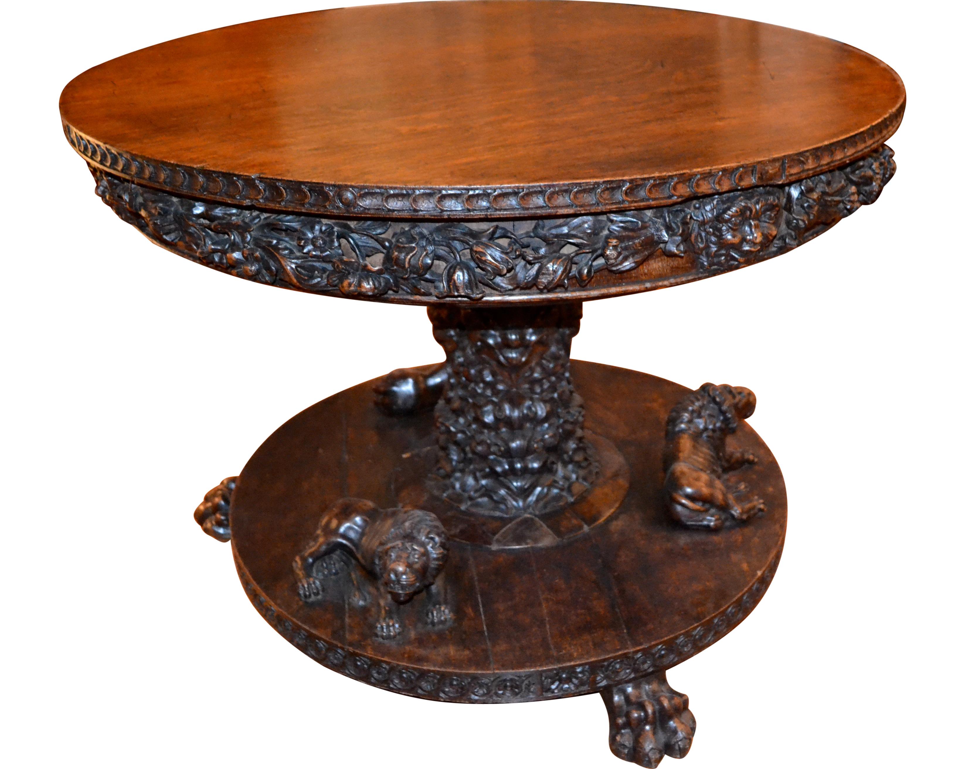 English 19 Century Renaissance Revival Center Table In Good Condition In Vancouver, British Columbia