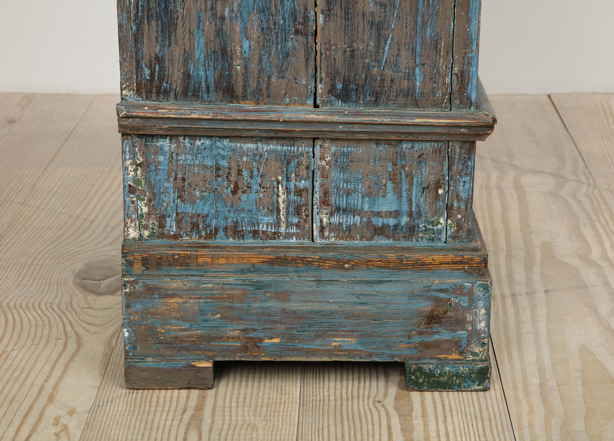 Renaissance-Revival Danish Cabinet in Blue Paint with Red Interior, ca. 1750 5