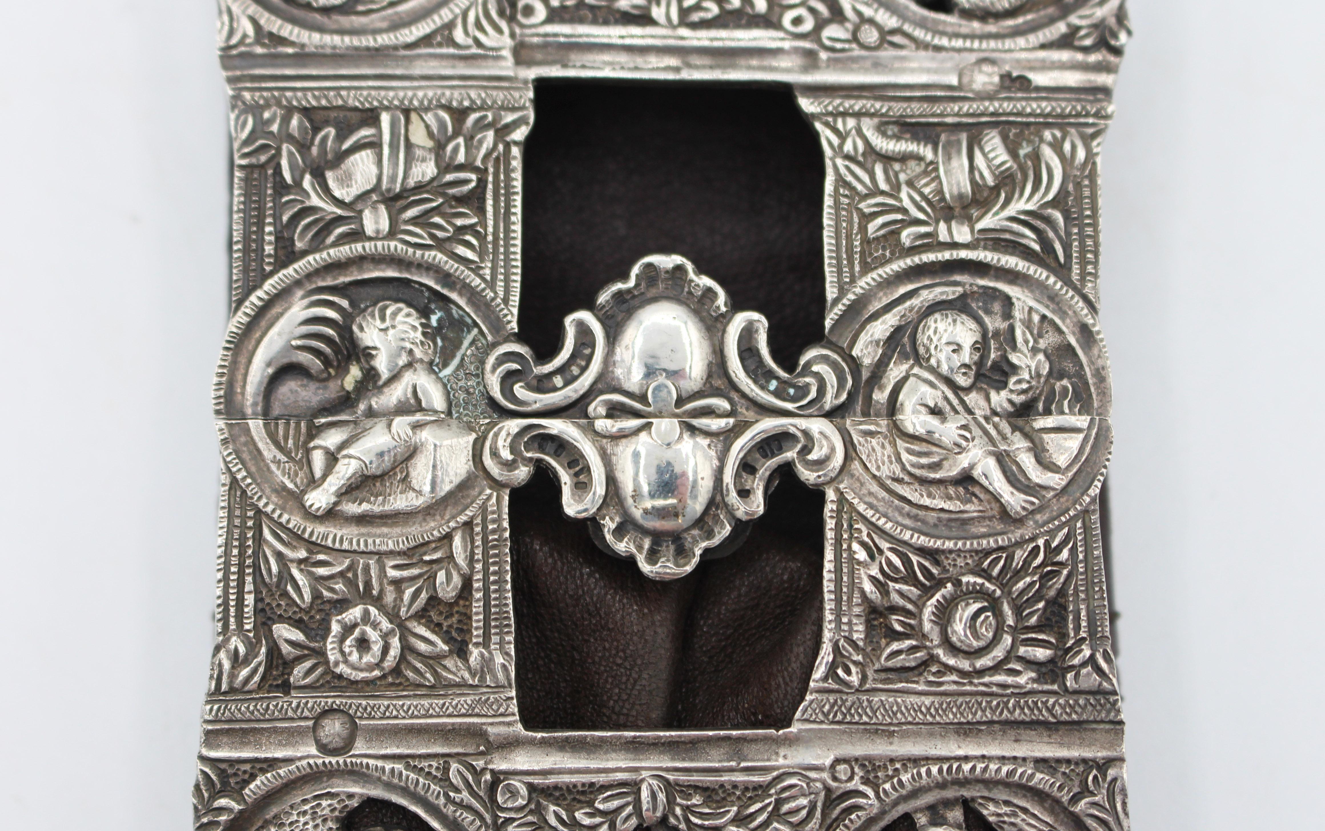 Olandese Fibbia da cintura in argento olandese di epoca rinascimentale ora su una cintura in cuoio in vendita