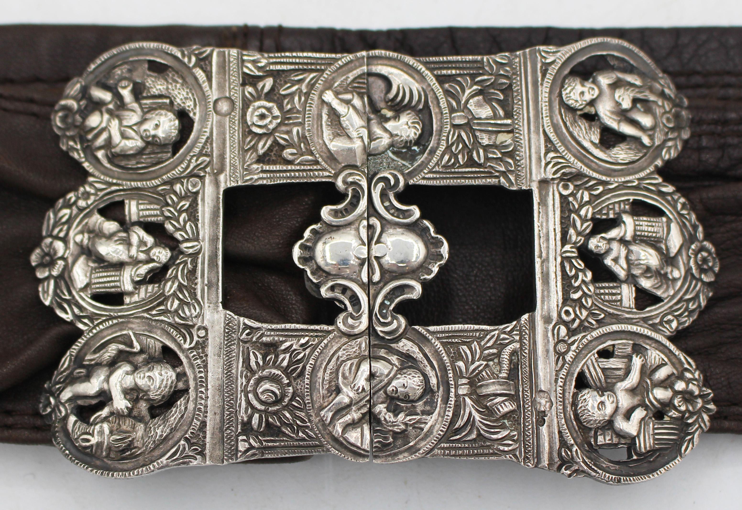 Fibbia da cintura in argento olandese di epoca rinascimentale ora su una cintura in cuoio in vendita 2