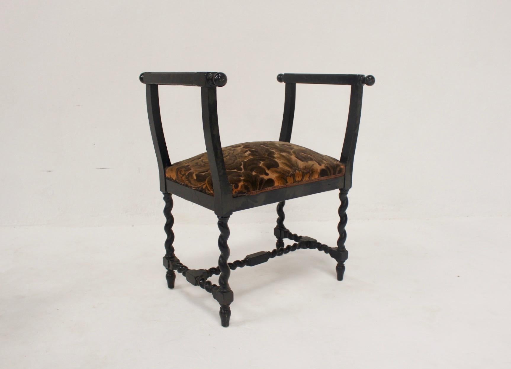 Renaissance Revival Ebonized Wood Stools, Spain, 1930s In Good Condition For Sale In Valencia, Valencia