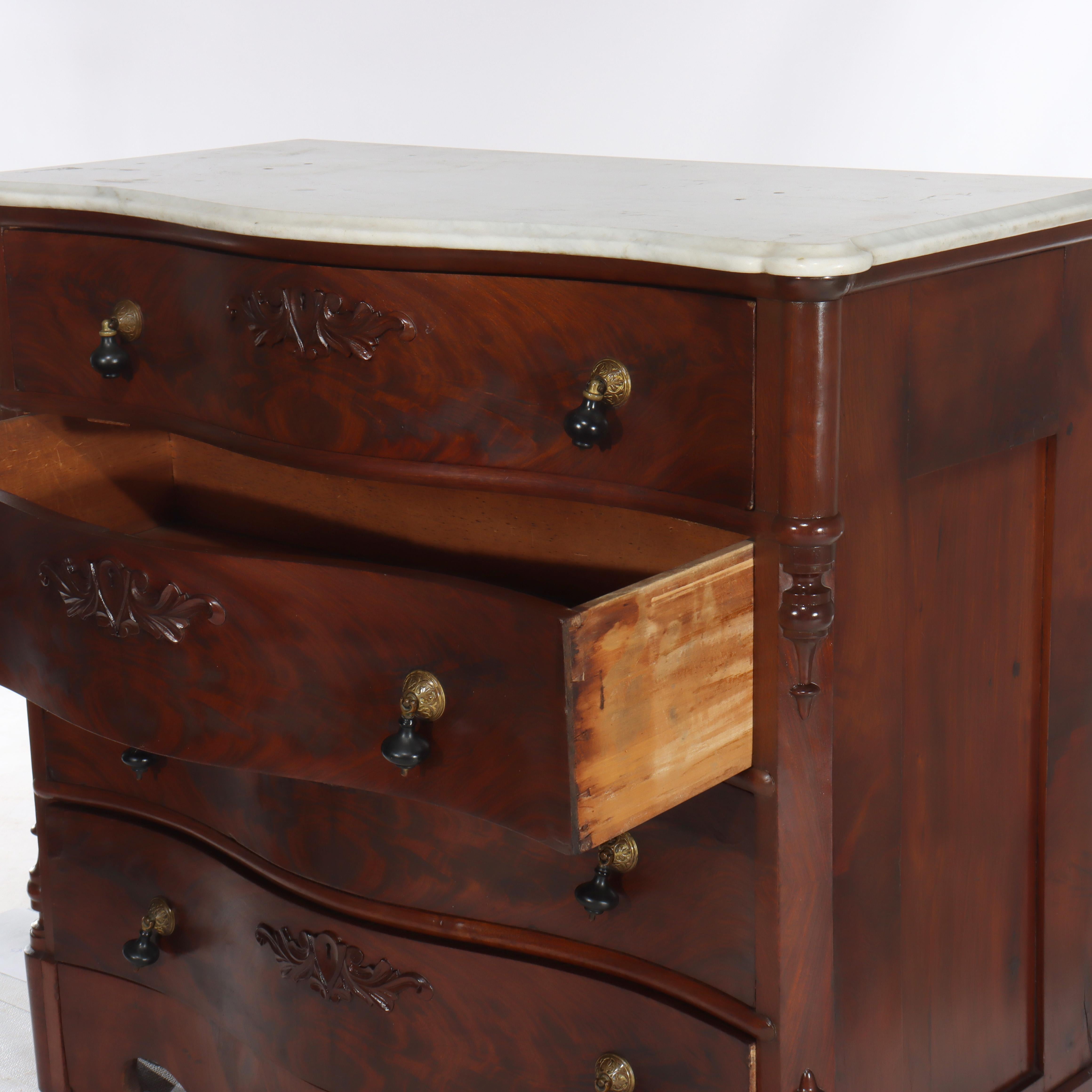 Comò a 4 cassetti con piano in marmo in mogano serpeggiante Renaissance Revival Flame in vendita 9