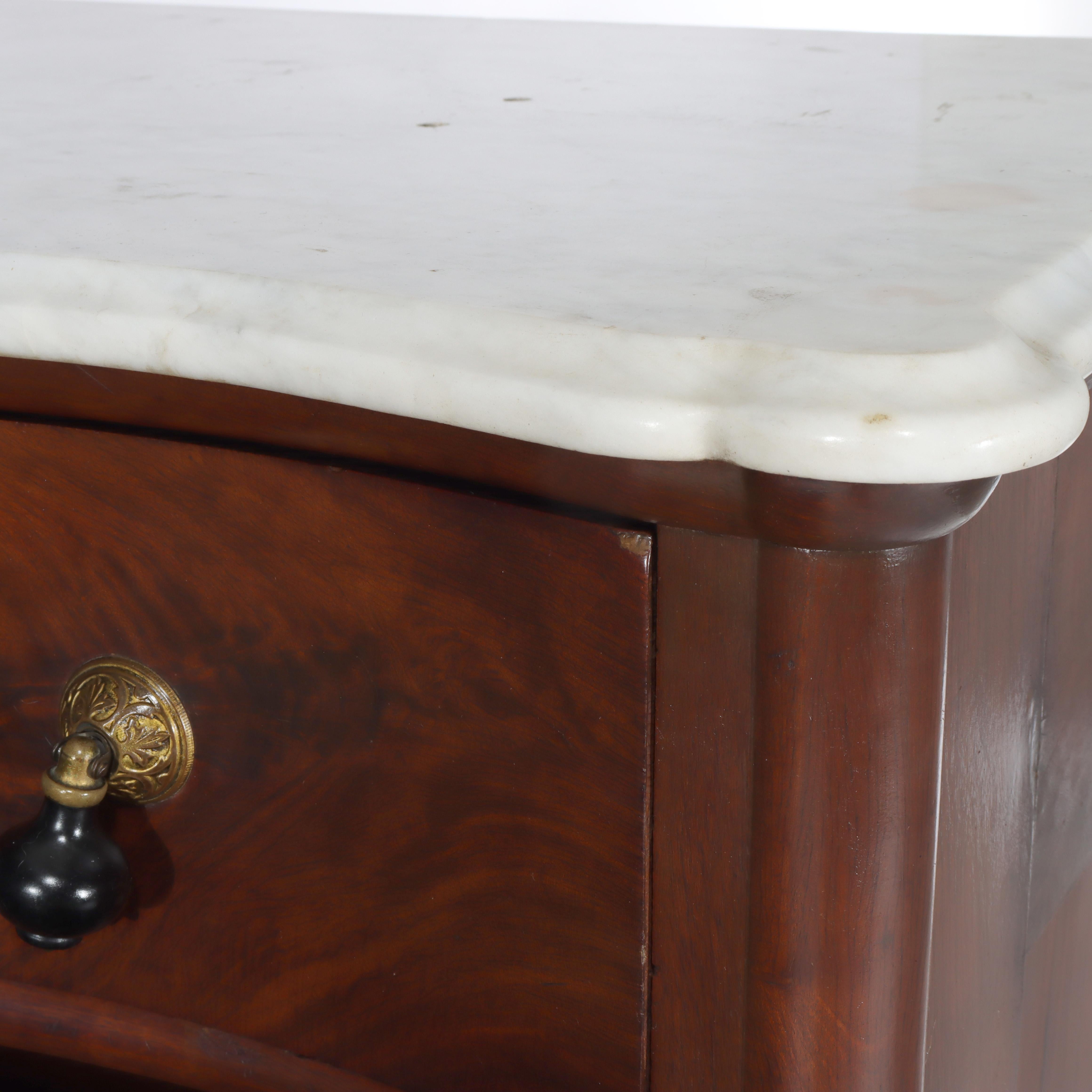 Comò a 4 cassetti con piano in marmo in mogano serpeggiante Renaissance Revival Flame in vendita 10