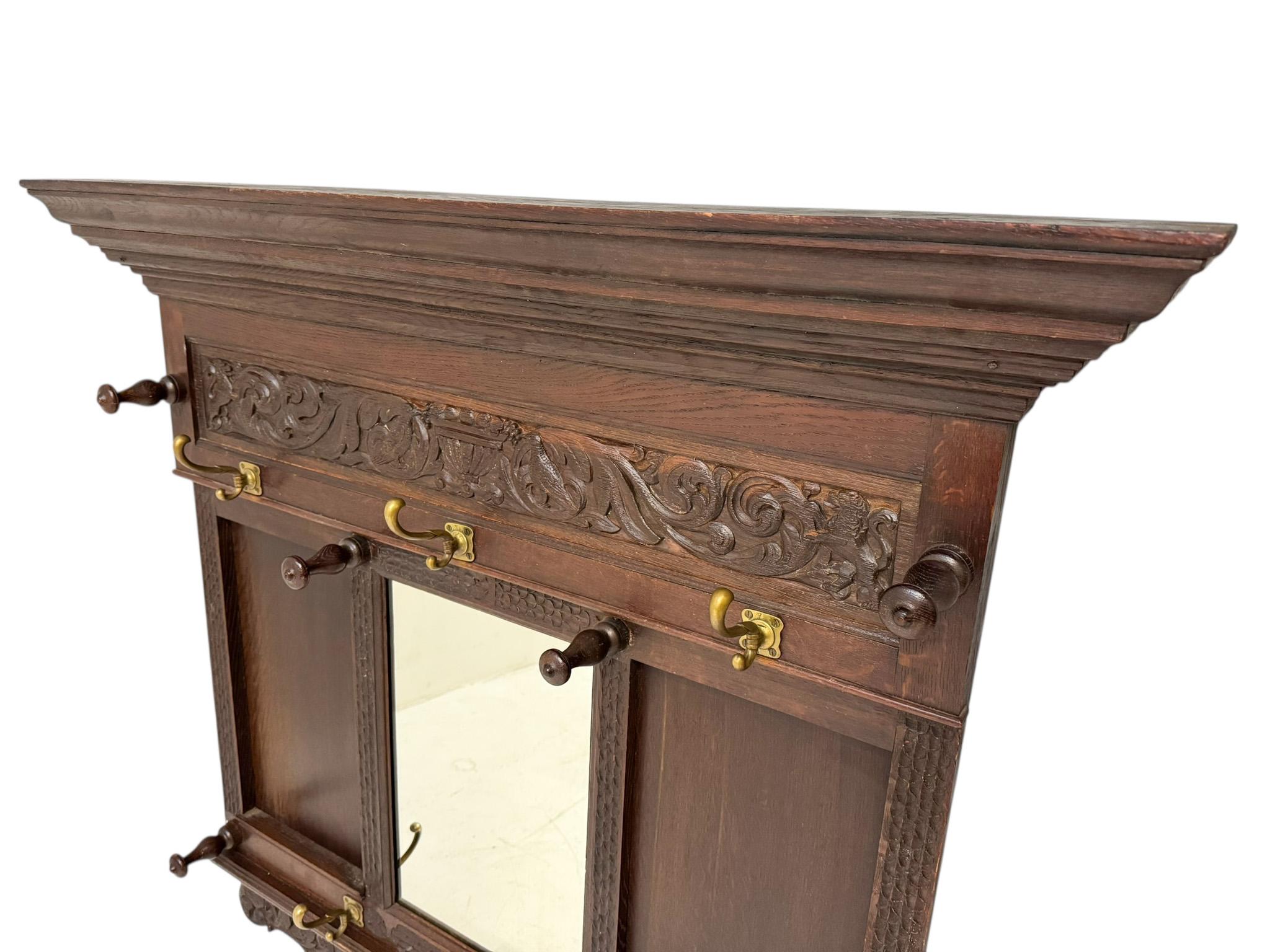 Renaissance Revival Hand-Carved Coat Rack with Mirror, 1900s en vente 4