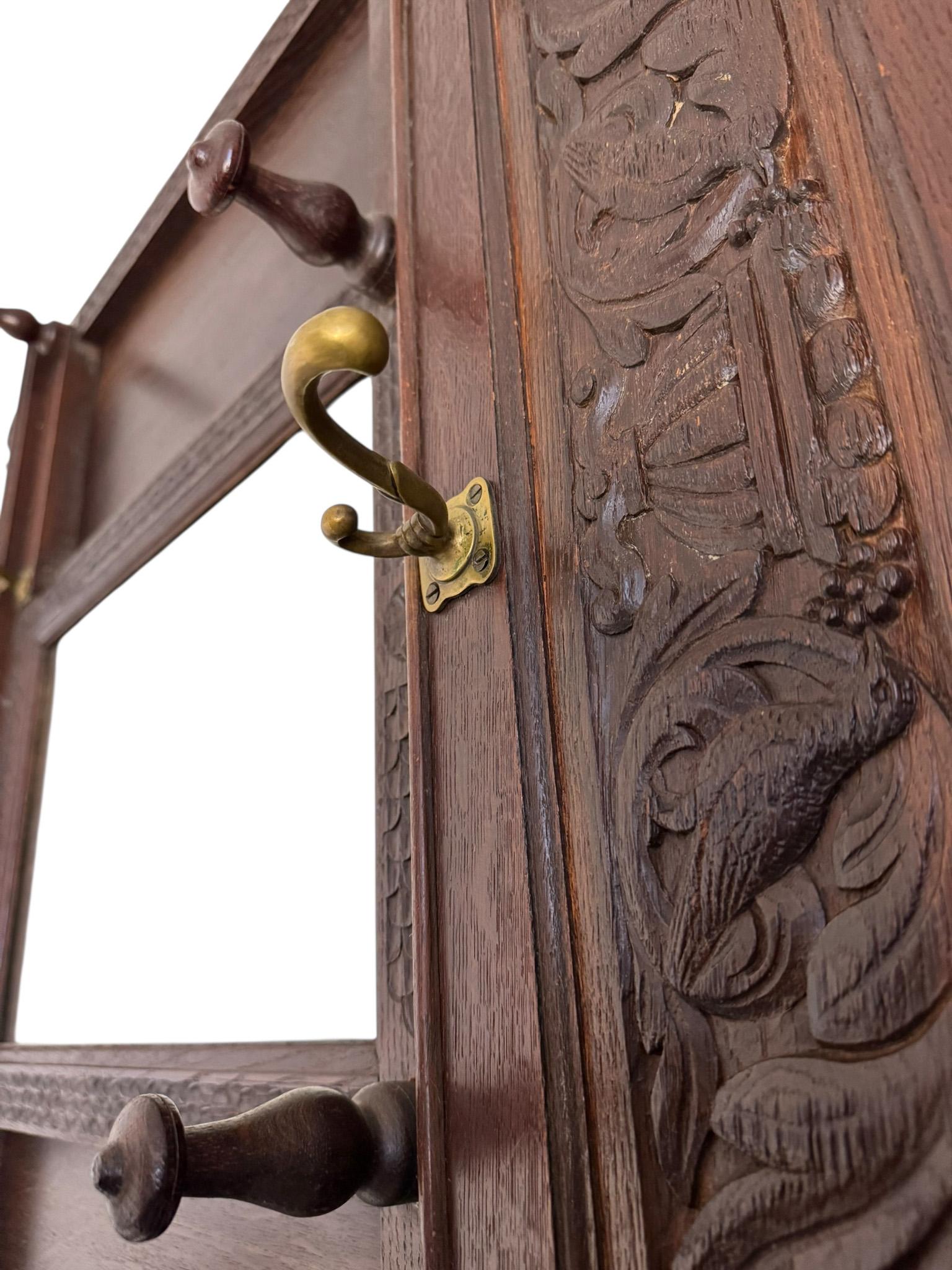 Néo-Renaissance Renaissance Revival Hand-Carved Coat Rack with Mirror, 1900s en vente
