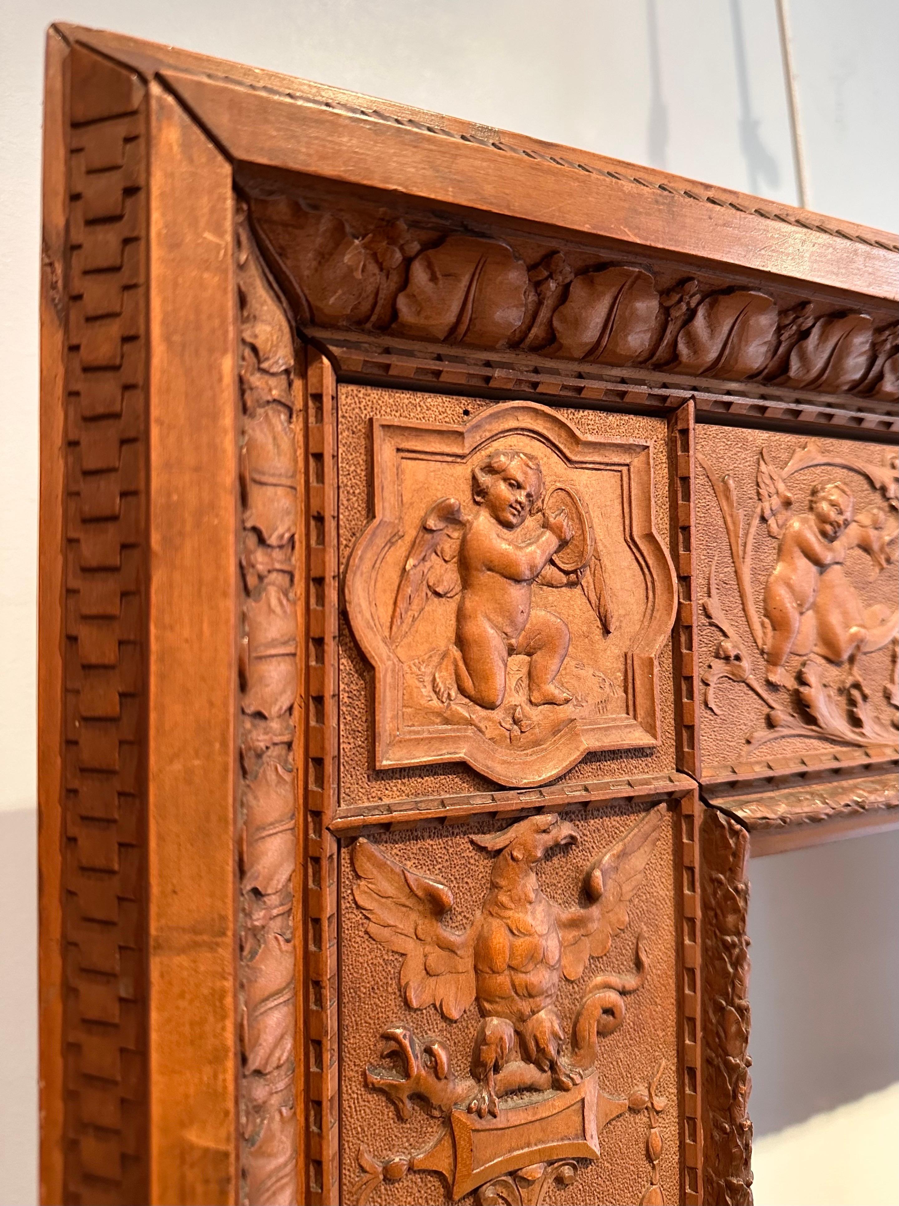 Cornice rinascimentale italiana, metà del XIX secolo. Wood intagliato, firmato J. GARINO in vendita 2