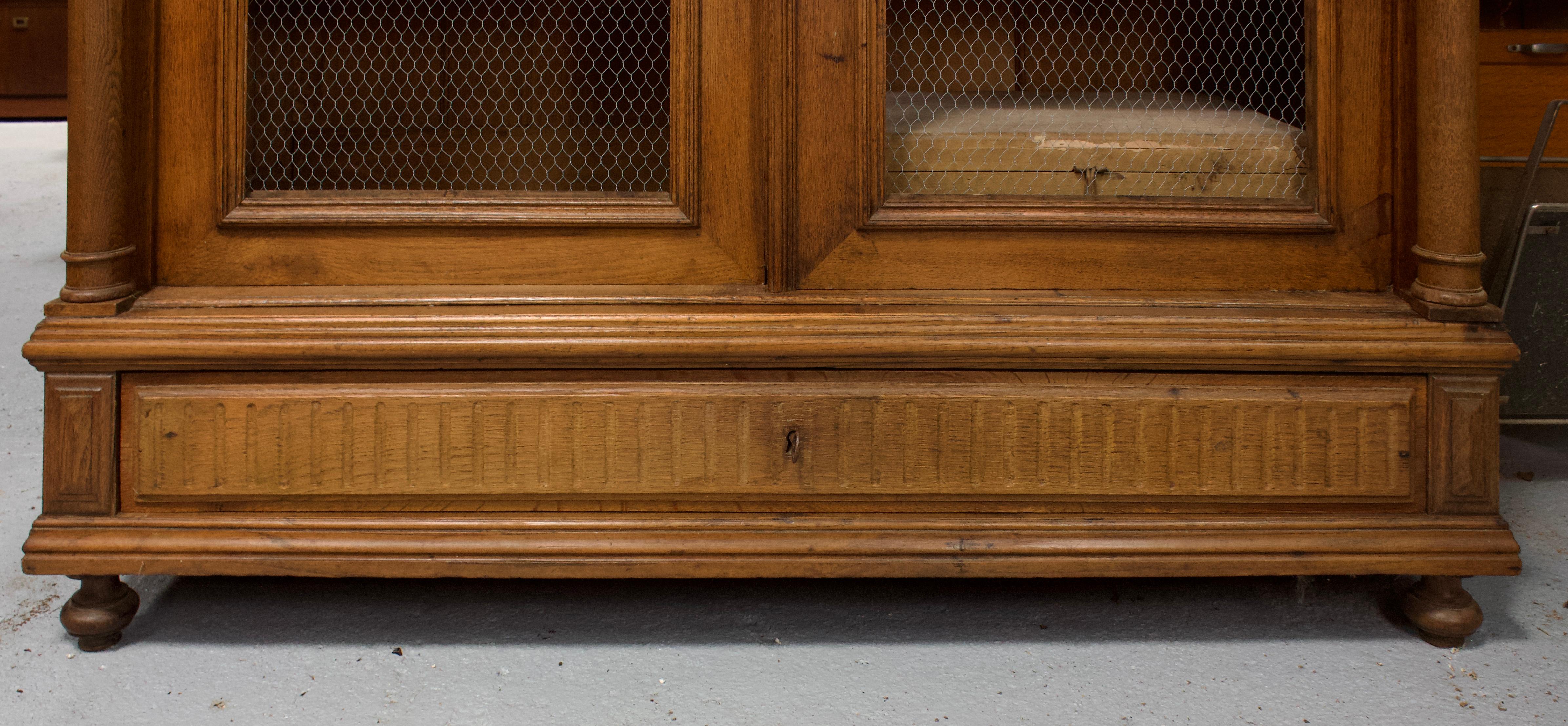 French Renaissance Revival Bibliothek 19. Jahrhundert - Frankreich - Stil HENRY II (Geschnitzt) im Angebot