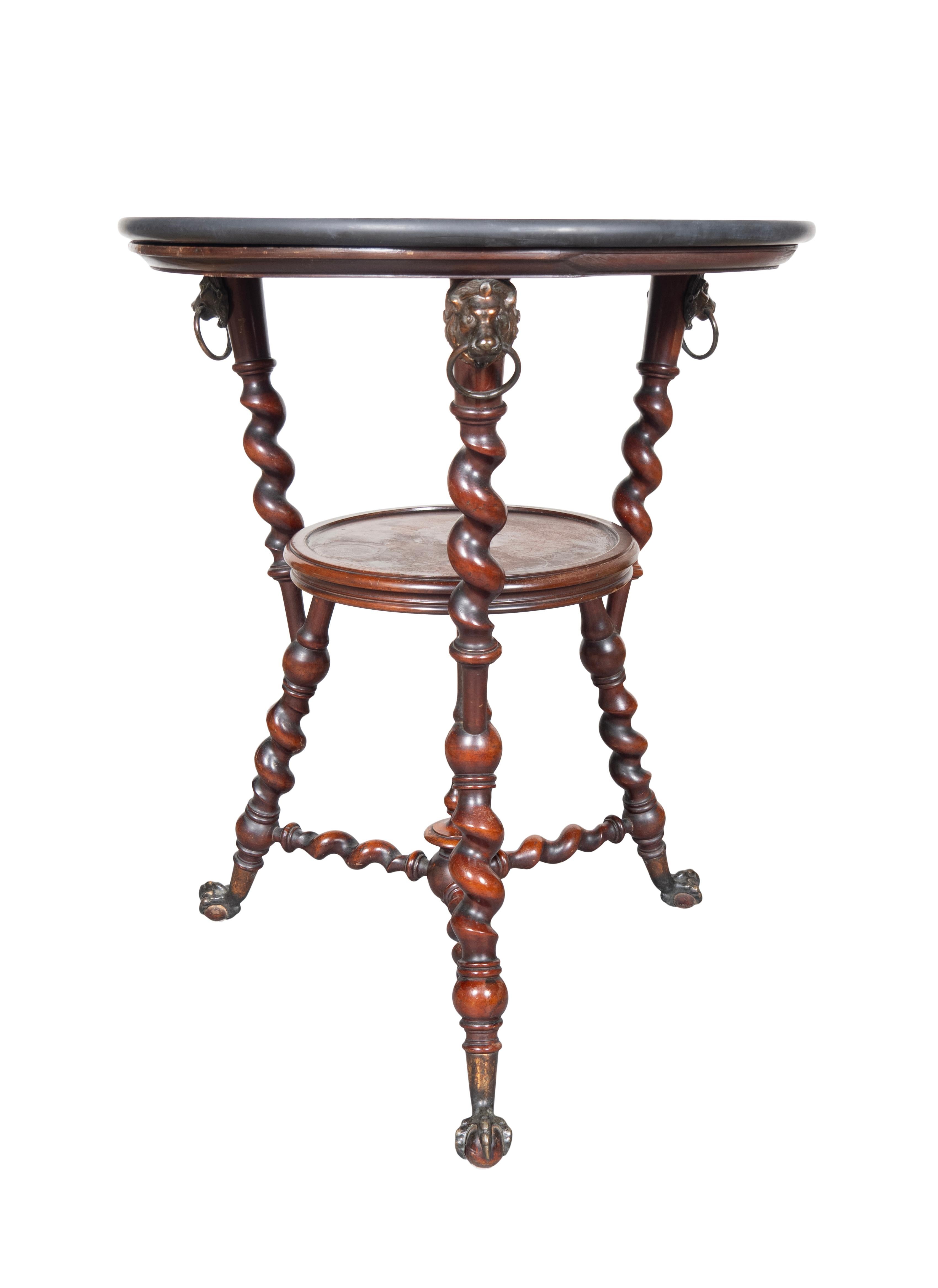 Américain Table en acajou et marbre de style Renaissance en vente