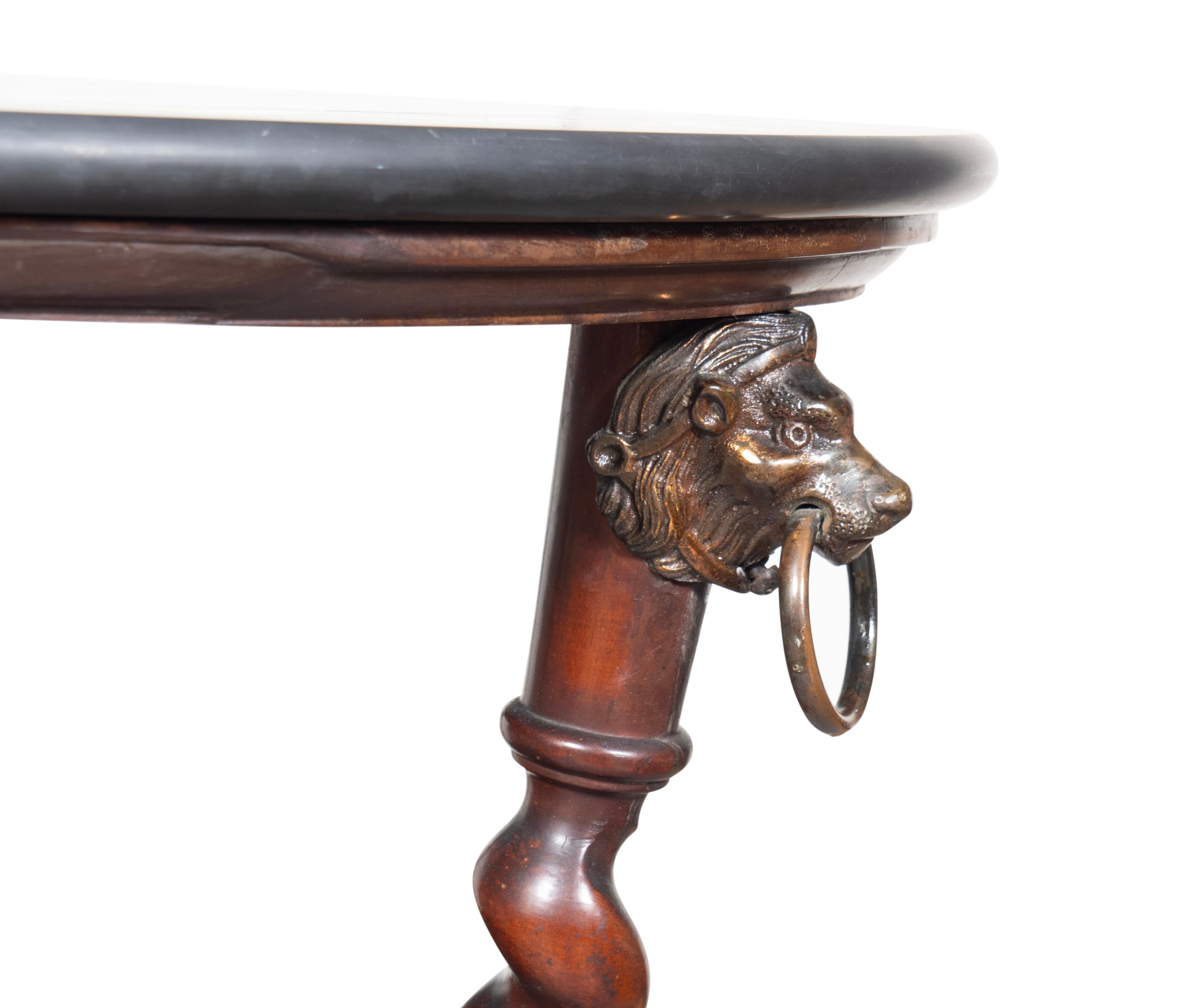 Table en acajou et marbre de style Renaissance en vente 1
