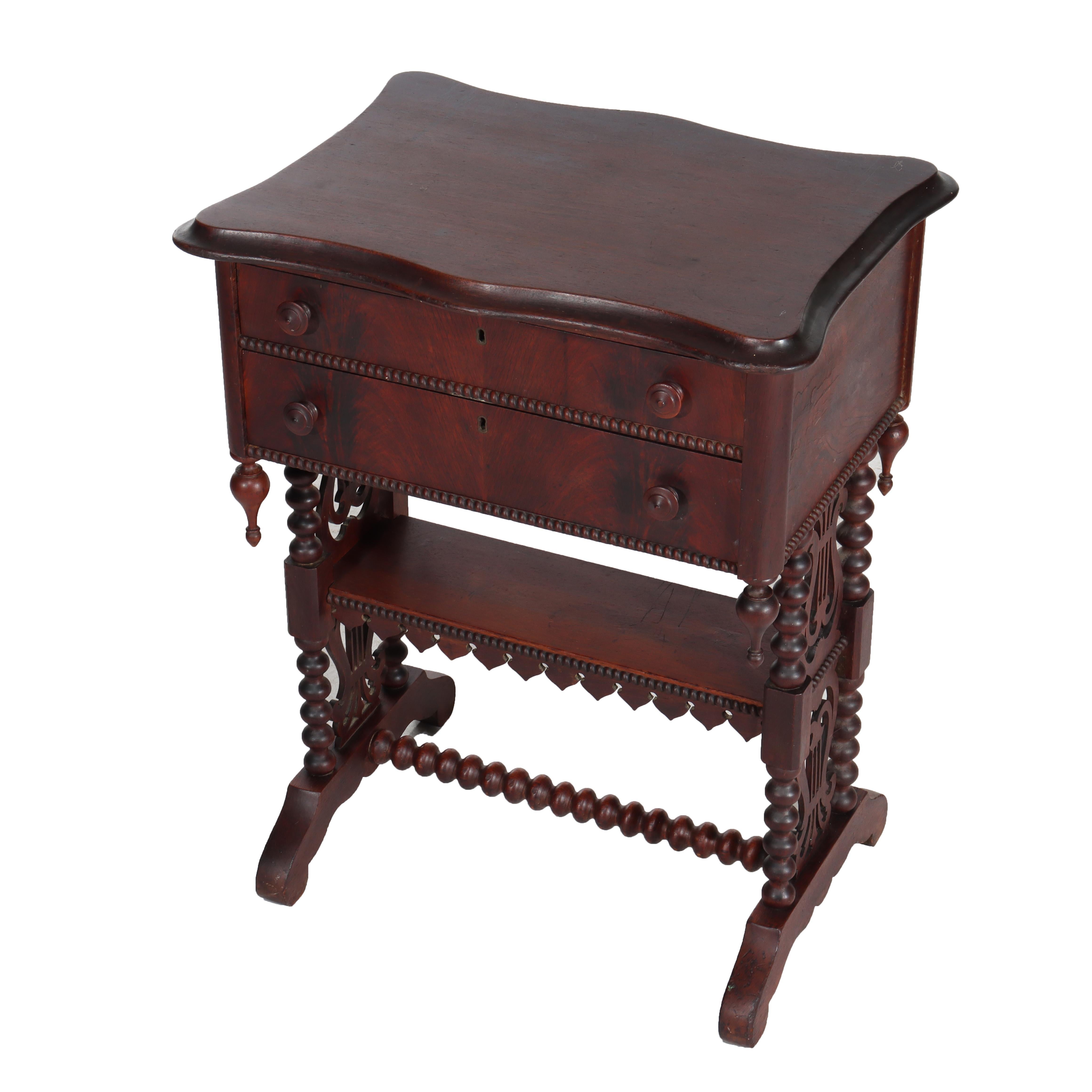 Meuble de travail en acajou de style renaissance avec base à tréteaux en forme de lyre C1890 Bon état - En vente à Big Flats, NY