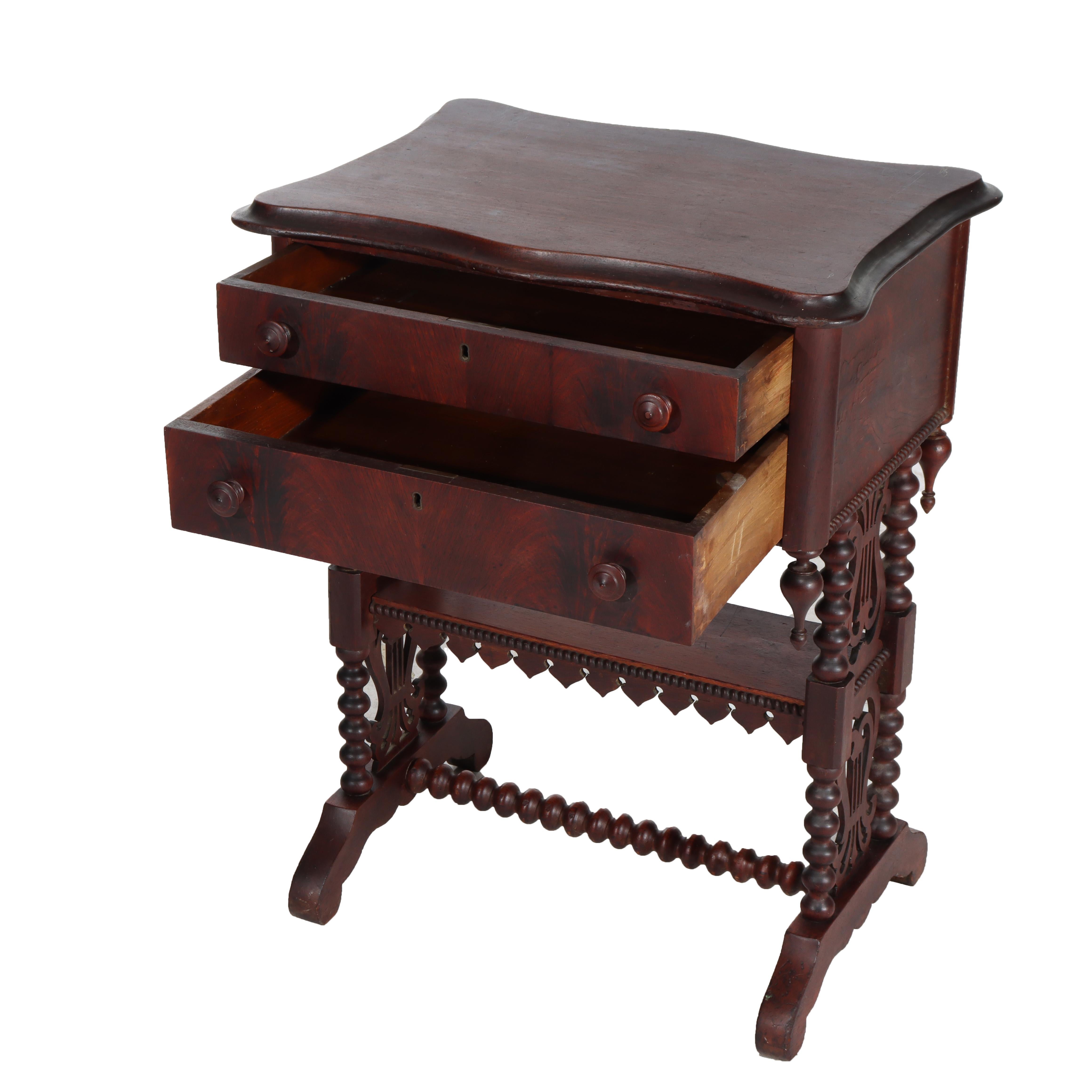 XIXe si�ècle Meuble de travail en acajou de style renaissance avec base à tréteaux en forme de lyre C1890 en vente