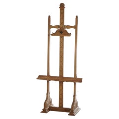 Caballete de artista renacentista de roble con base de caballete de volutas estilizadas C1900