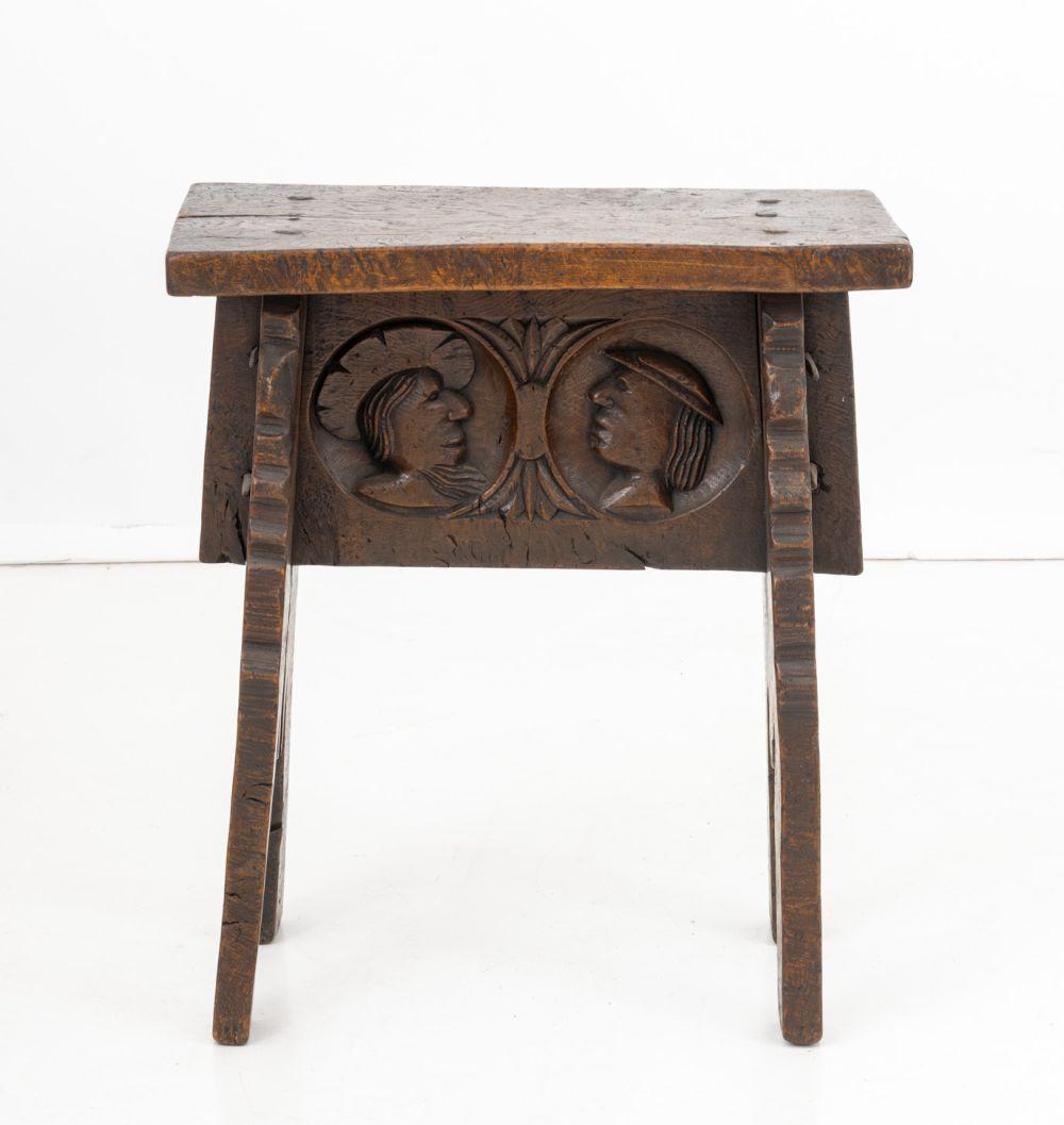XIX secolo Sgabello rinascimentale in Oak in vendita