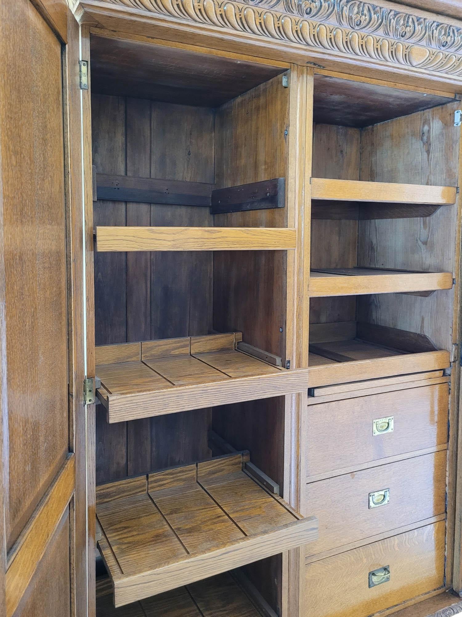 Armoire en Oak Revive - Début du XXe siècle, Angleterre en vente 4