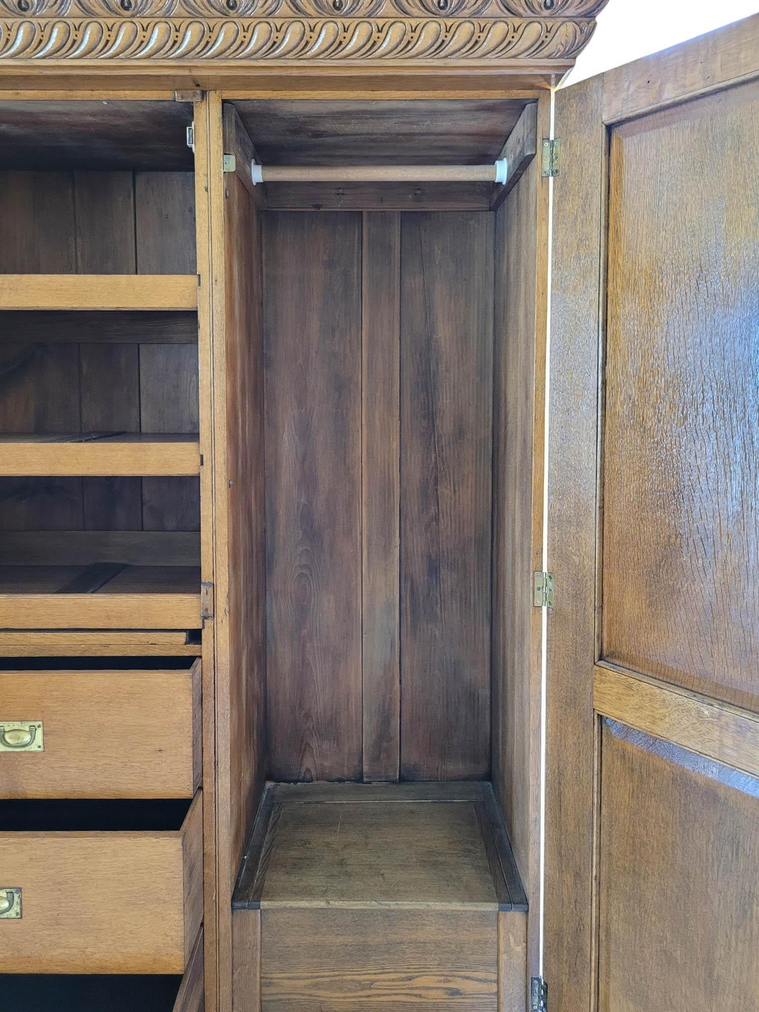 Armoire en Oak Revive - Début du XXe siècle, Angleterre en vente 5
