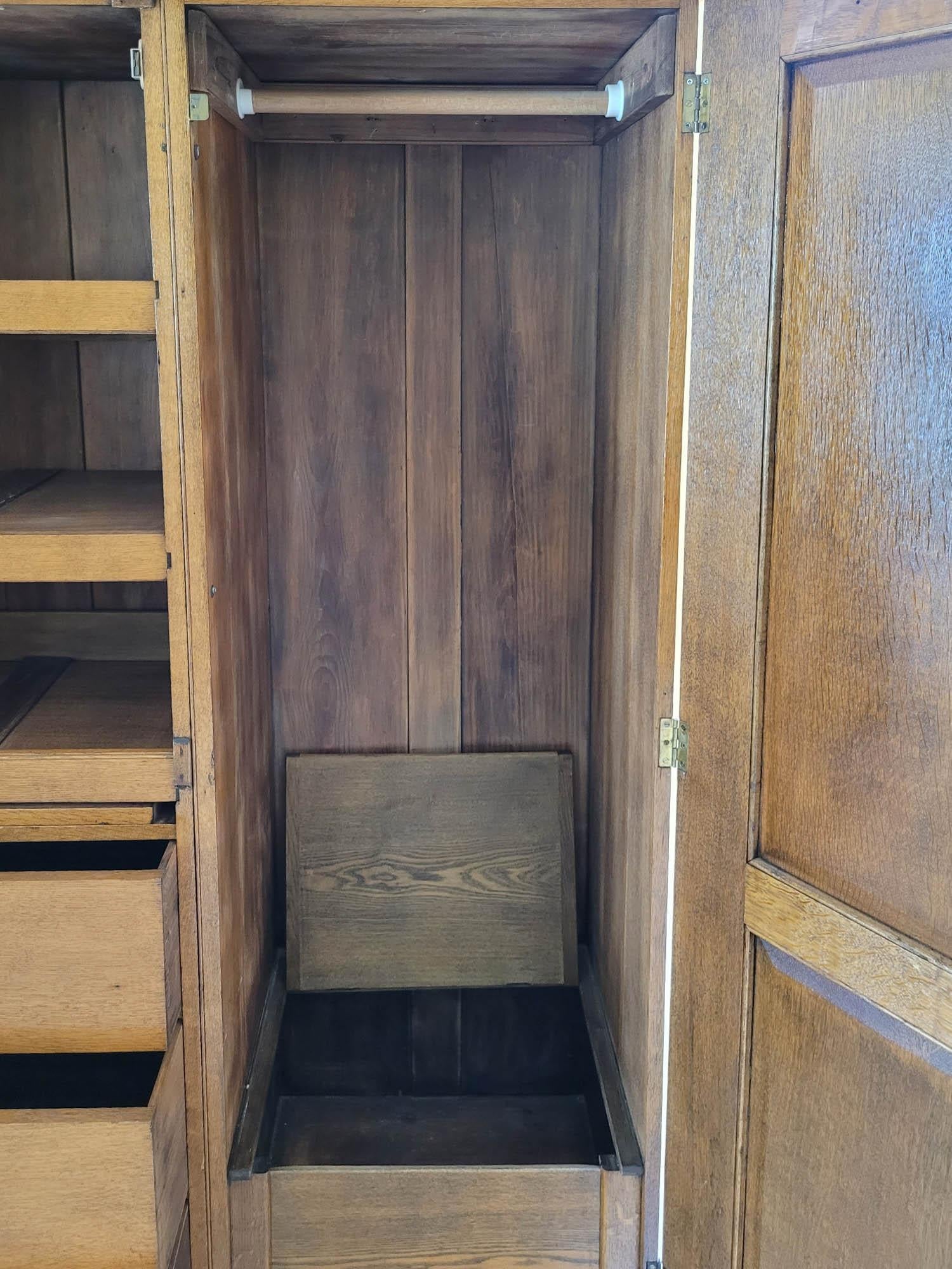 Armoire en Oak Revive - Début du XXe siècle, Angleterre en vente 6