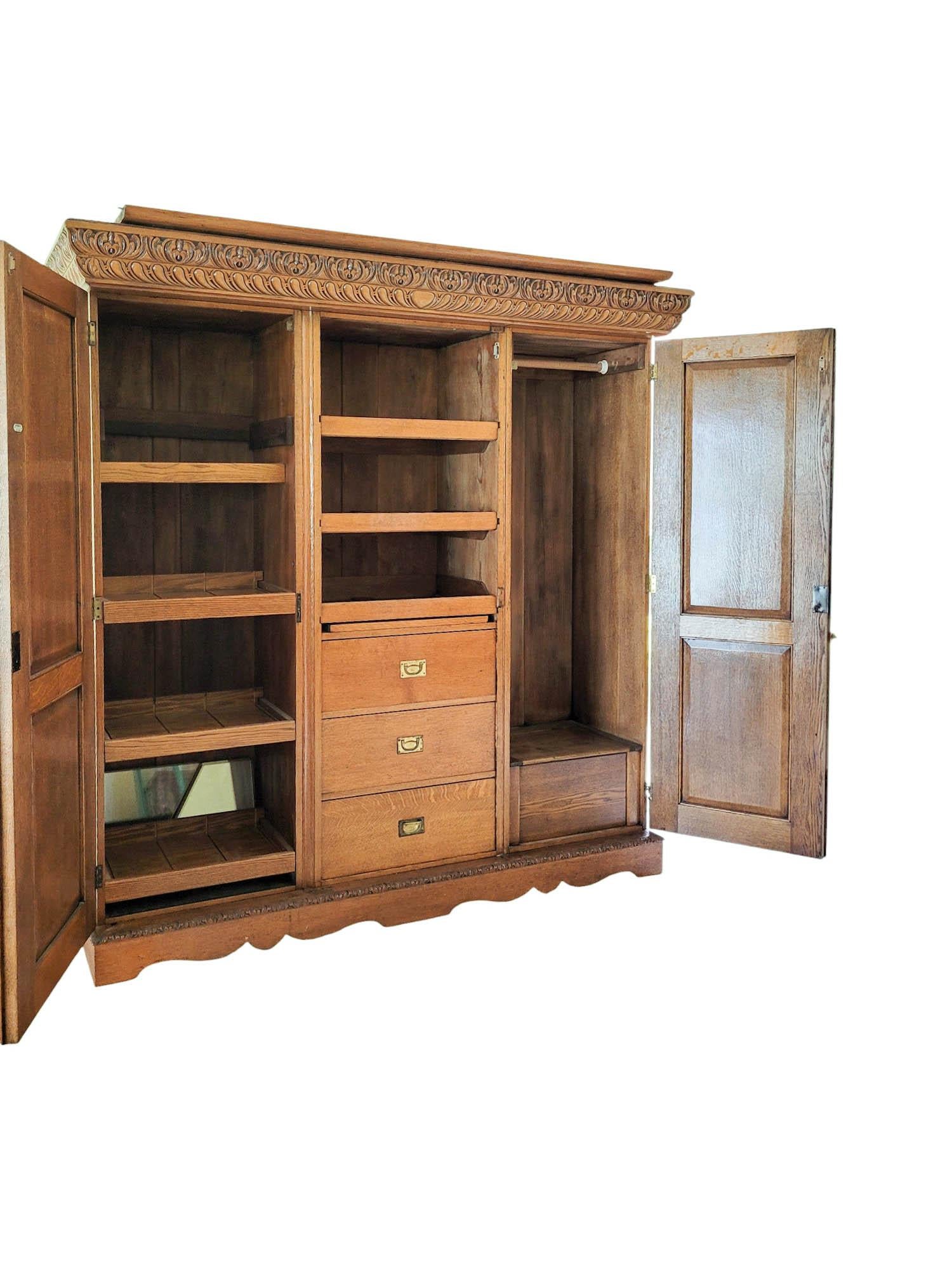 Néo-Renaissance Armoire en Oak Revive - Début du XXe siècle, Angleterre en vente