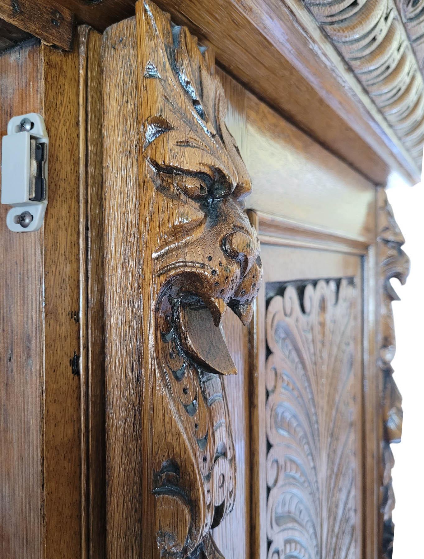 20ième siècle Armoire en Oak Revive - Début du XXe siècle, Angleterre en vente