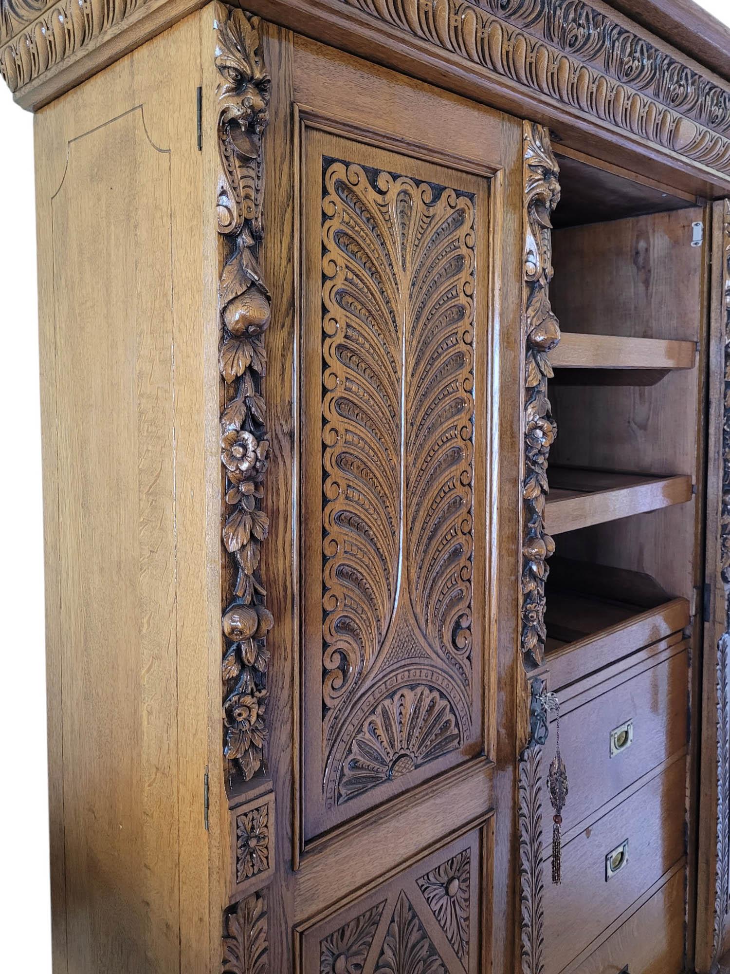 Armoire en Oak Revive - Début du XXe siècle, Angleterre en vente 1