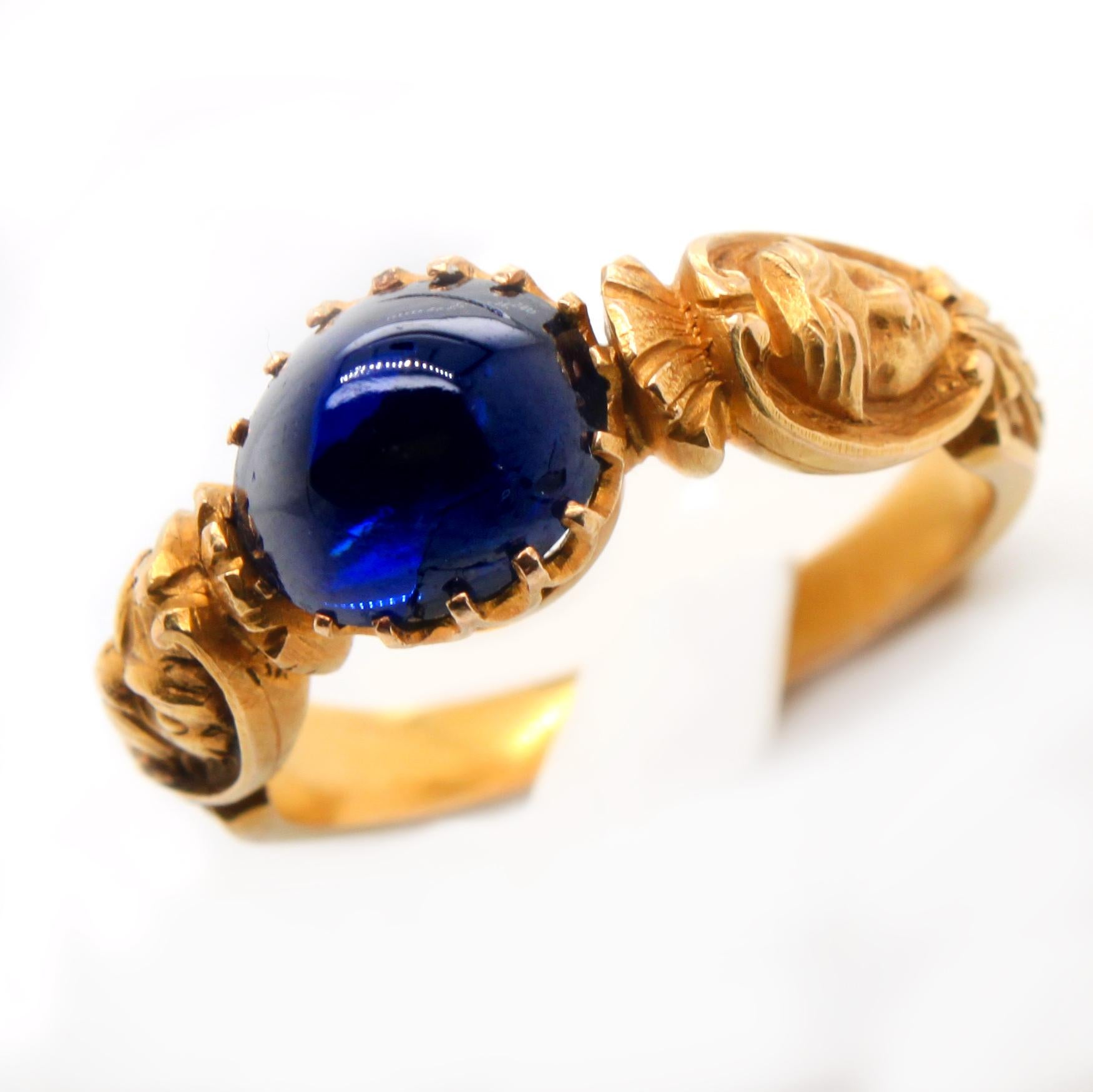Sugarloaf Cabochon Renaissance Revival Sapphire and Gold Ring, circa 1840s
