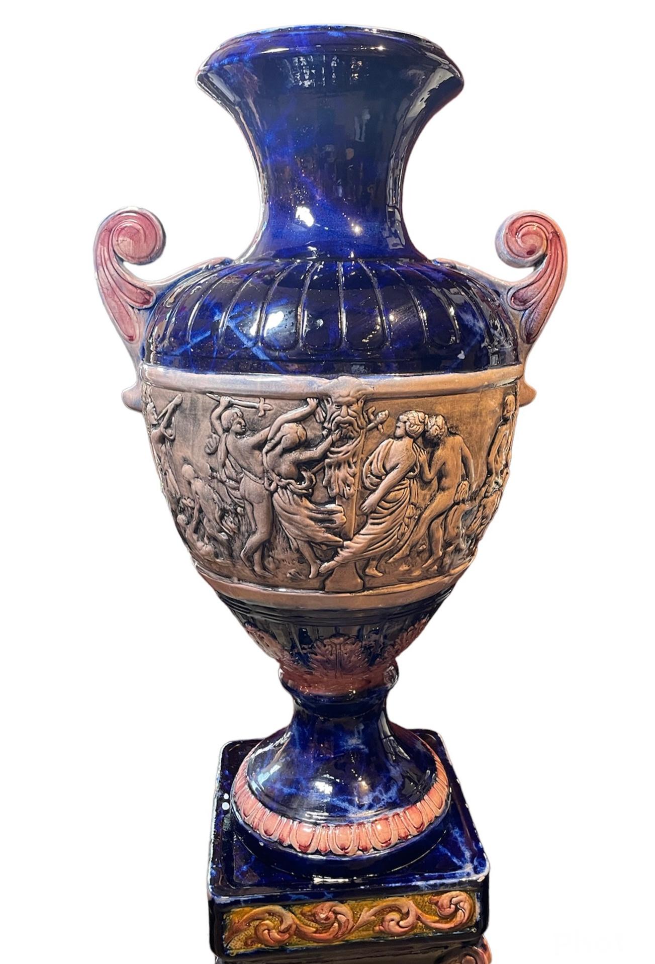 Renaissance Revival Set Of Amphora And Pedestal  For Sale 6