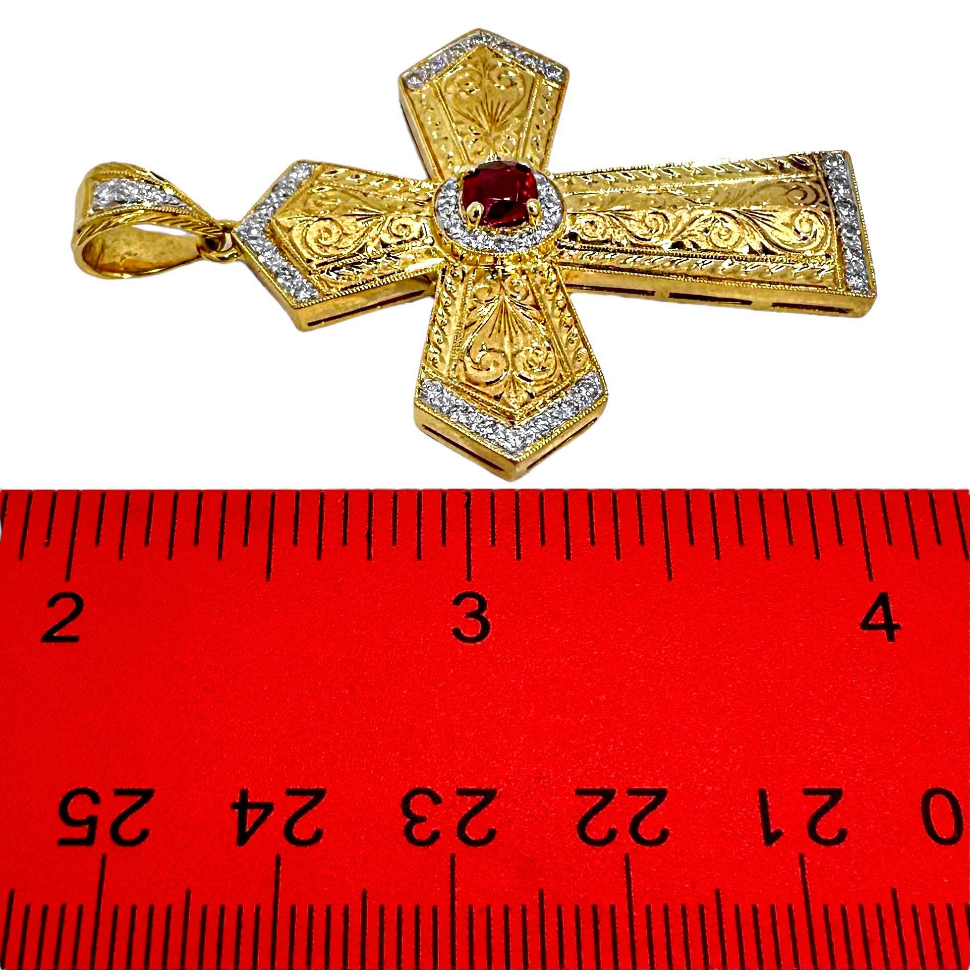 Neorenaissance-Revival-Stil 18 Karat Gold Kreuz mit Rubin in der Mitte und Diamanten für Damen oder Herren