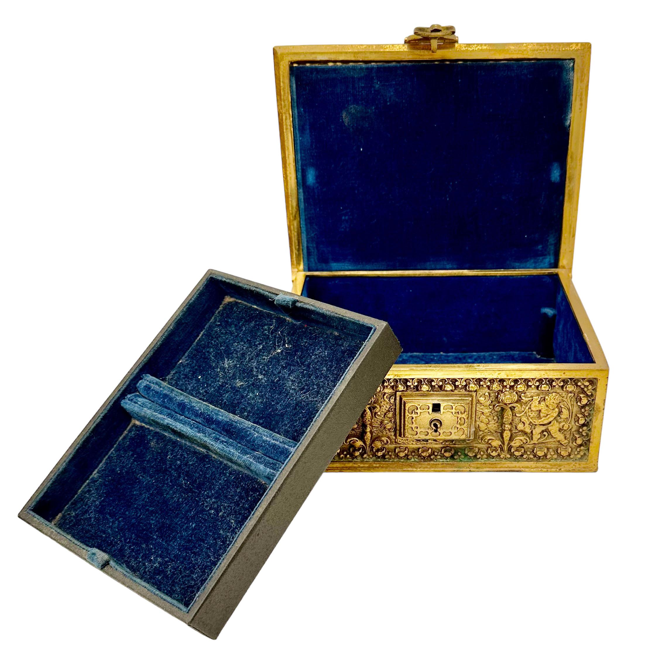 Renaissance Revival Style Bronze Box In Good Condition For Sale In Tampa, FL