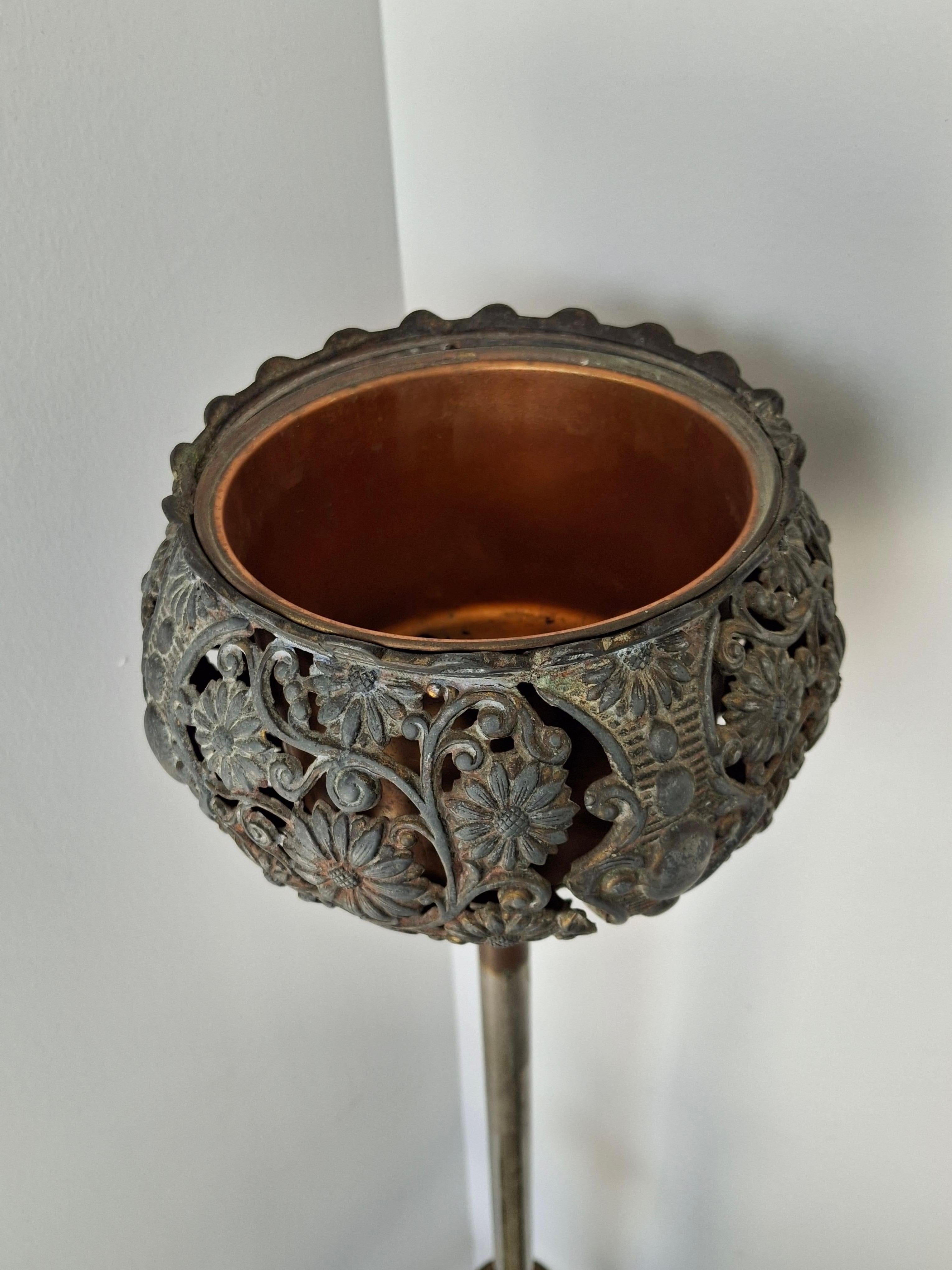 Renaissance Revival Style Cast Brass and Onyx Top Table with Adjustable Oil Lamp For Sale 5