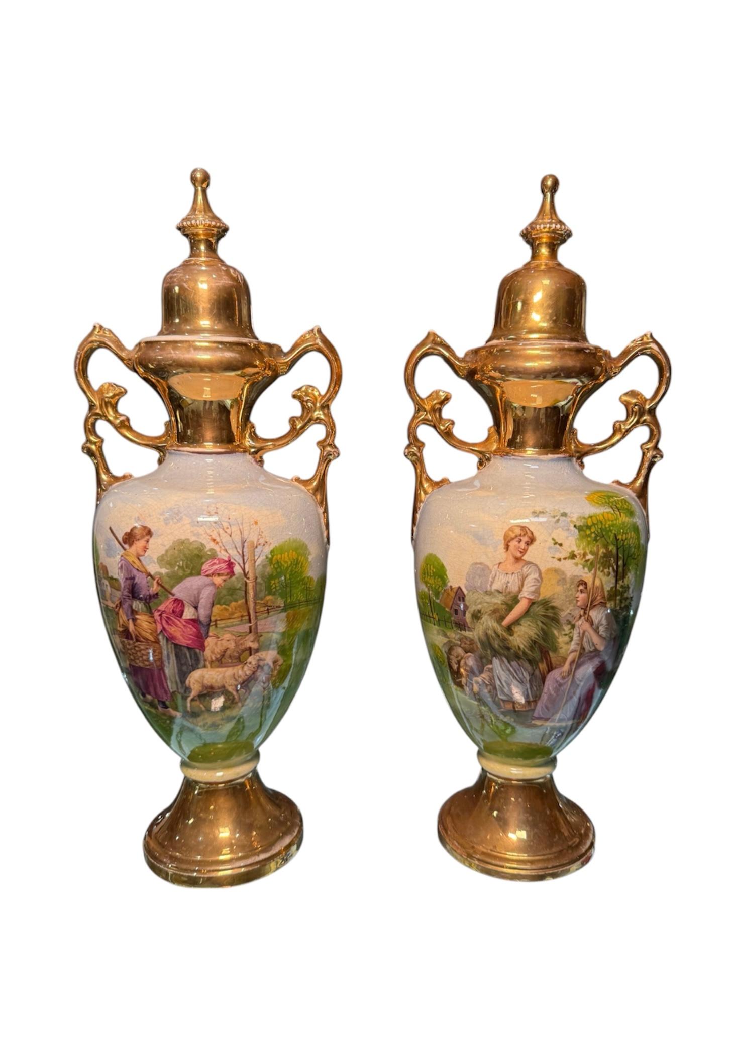 Renaissance Revival Style Pair Of A.G. Harley Jones Porcelain Urns in vendita 2