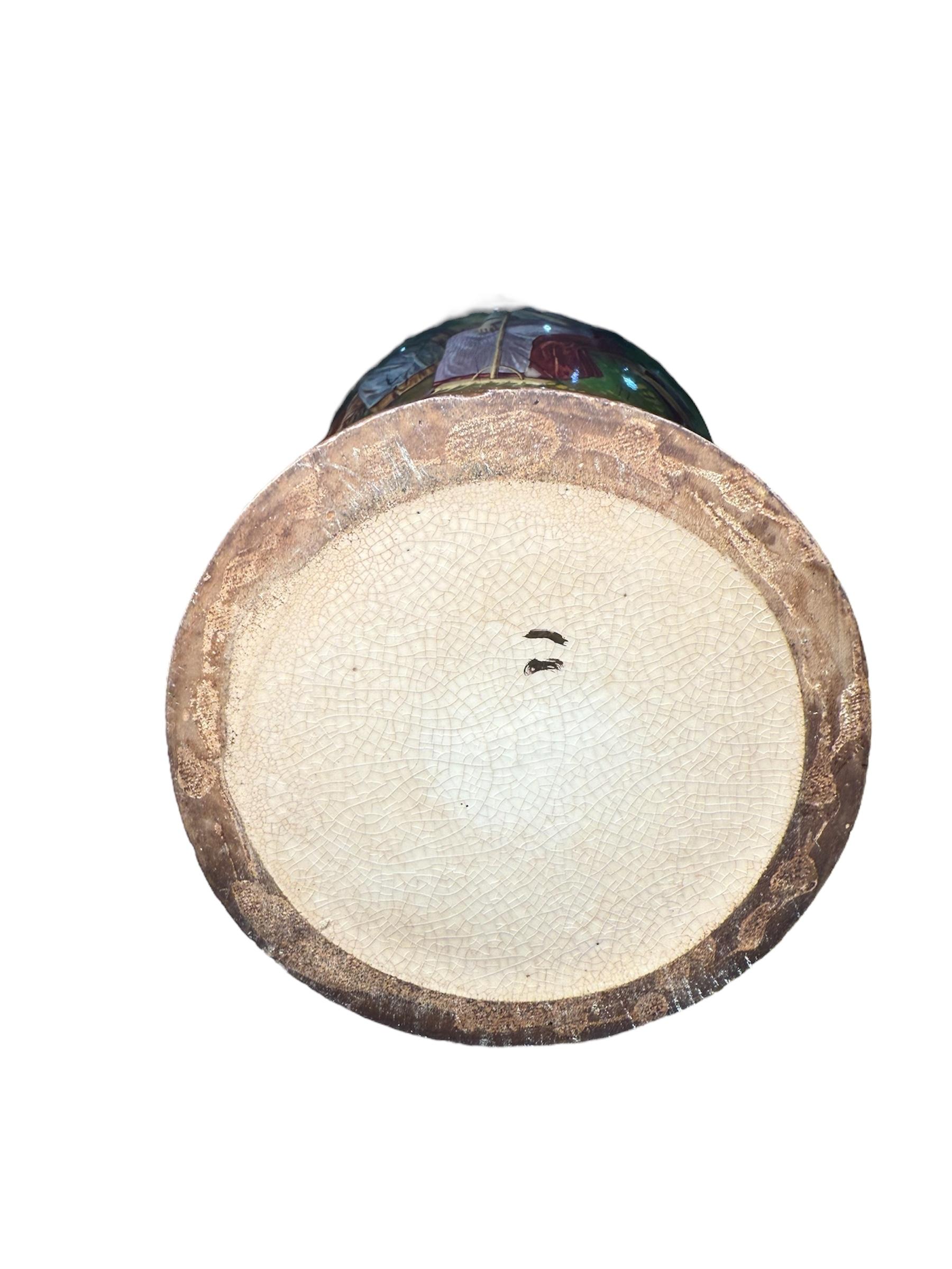 Renaissance Revival Style Pair Of A.G. Harley Jones Porcelain Urns in vendita 3