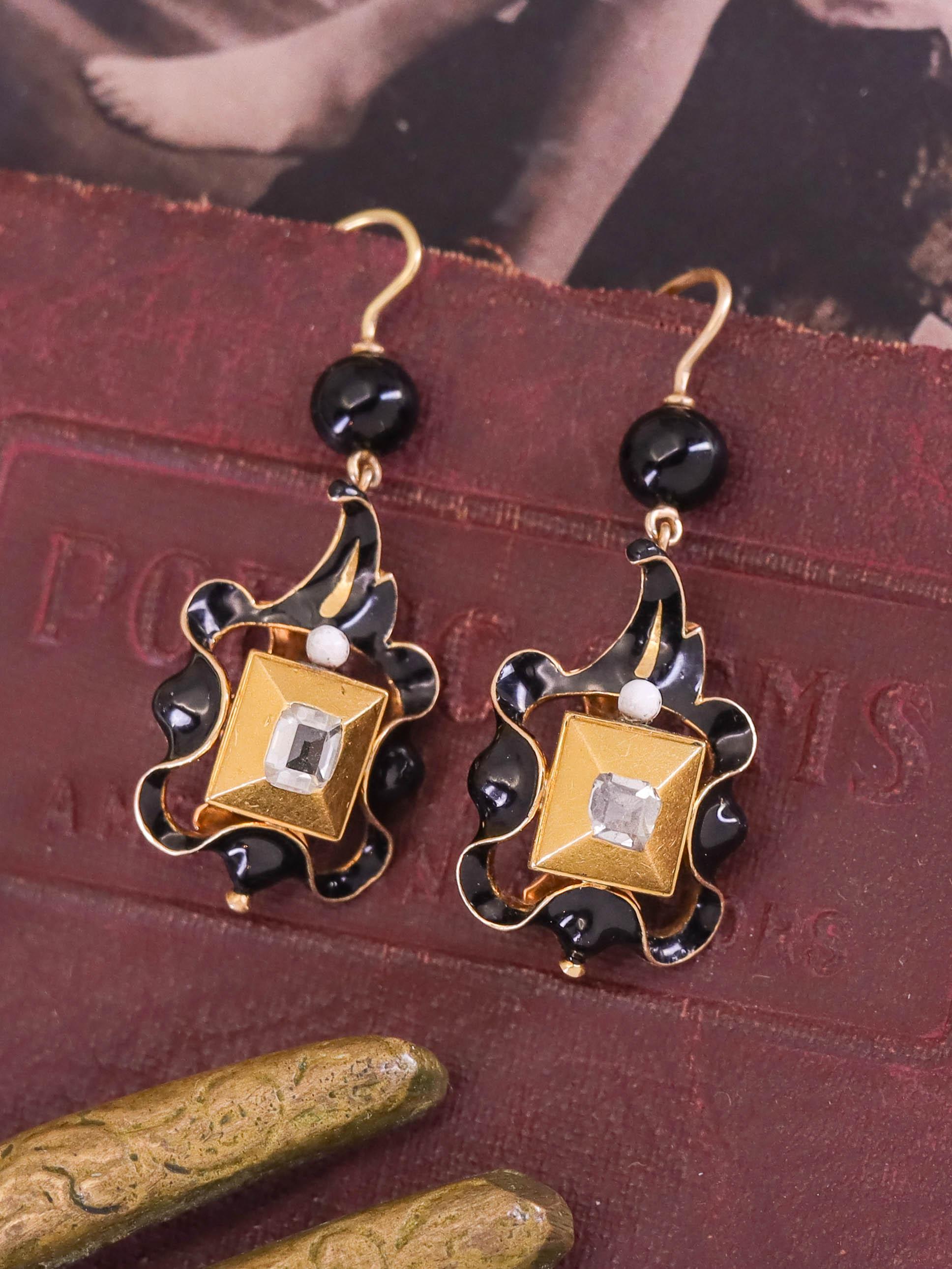 Boucles d'oreilles en or à diamants taillés en table, de style Revive Pour femmes en vente