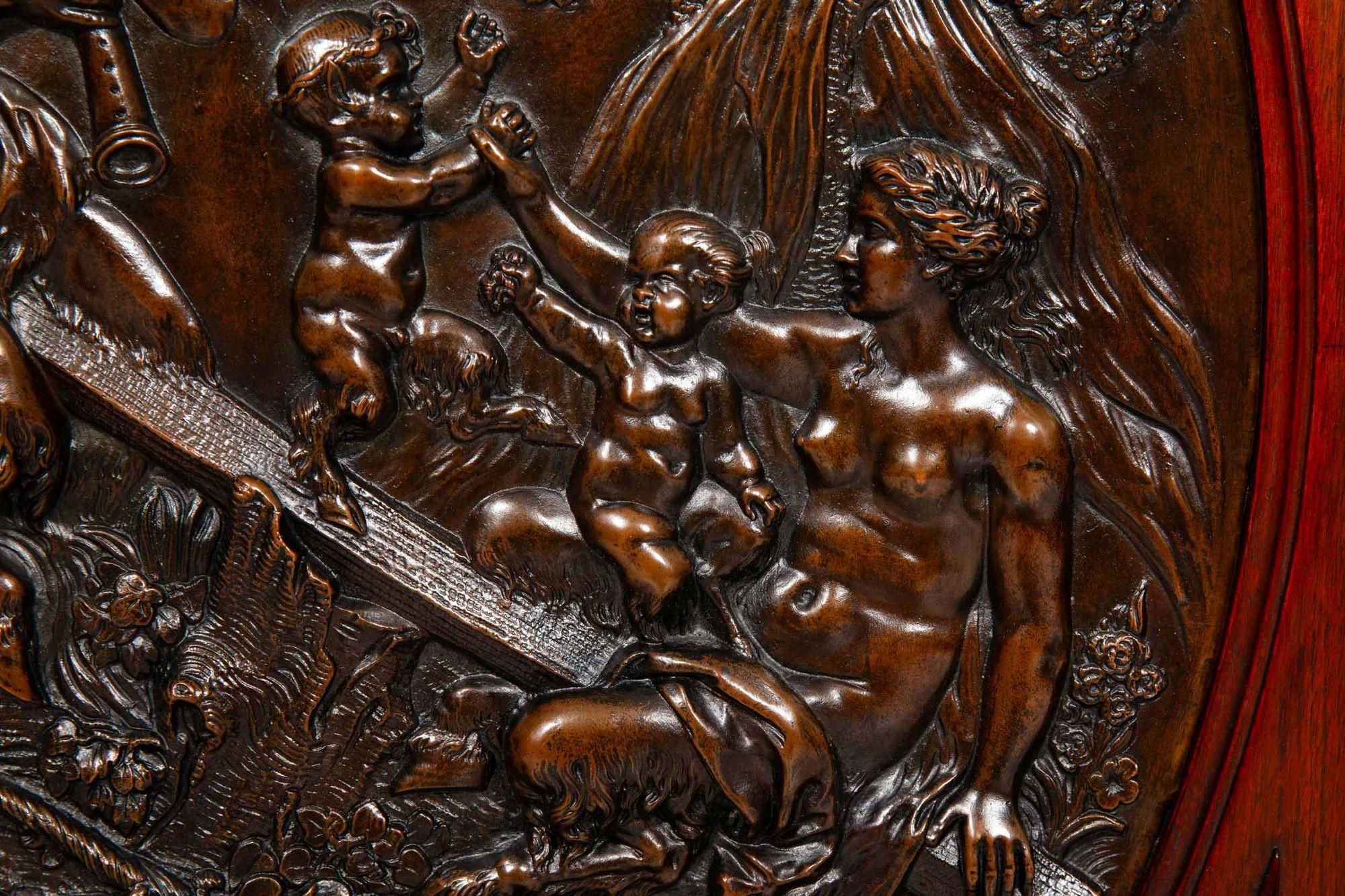 Armadio rinascimentale in noce e marmo con placca in bronzo a clodio in vendita 12