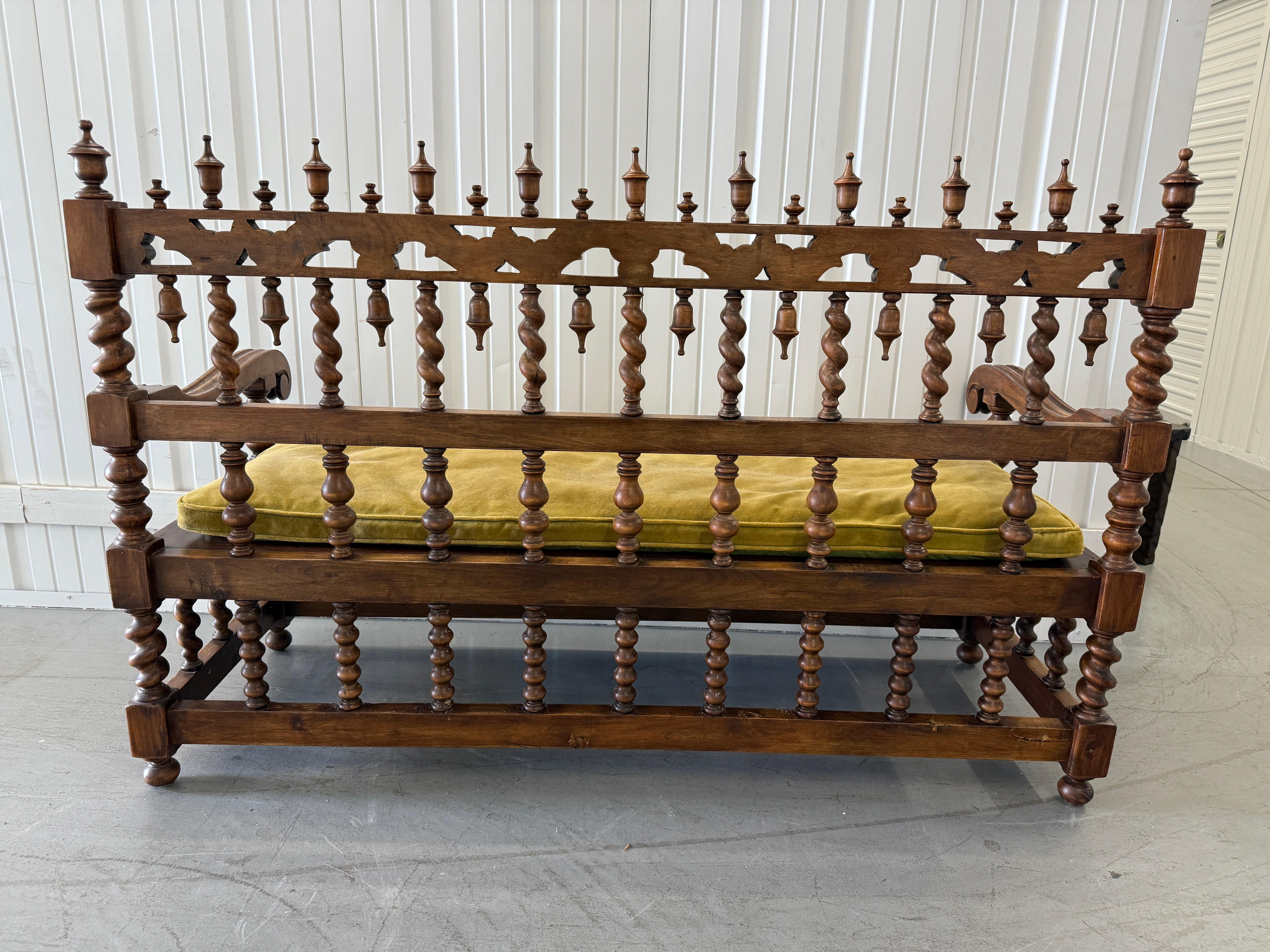 Renaissance Revival Walnut Spindle-Back Settee, 19th Century For Sale 5