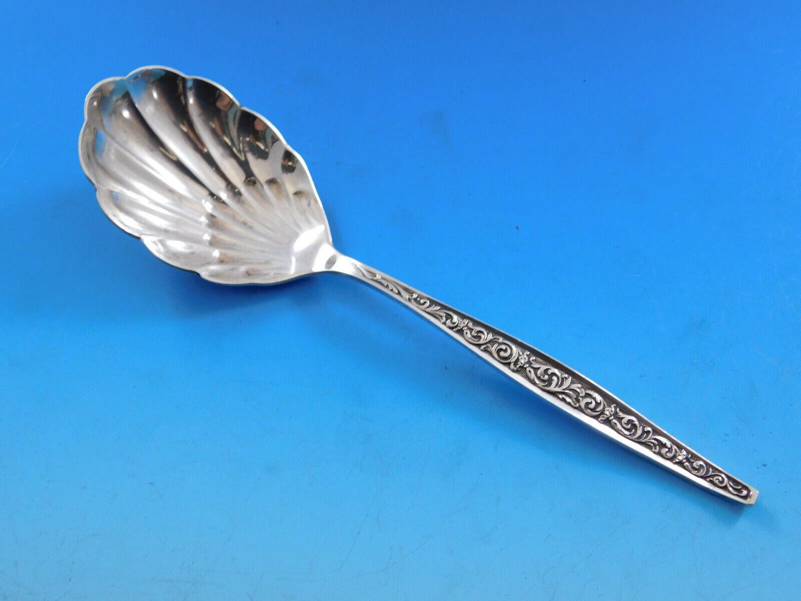 Set di posate in argento Sterling Renaissance Scroll by Reed and Barton 46 pezzi in vendita 2