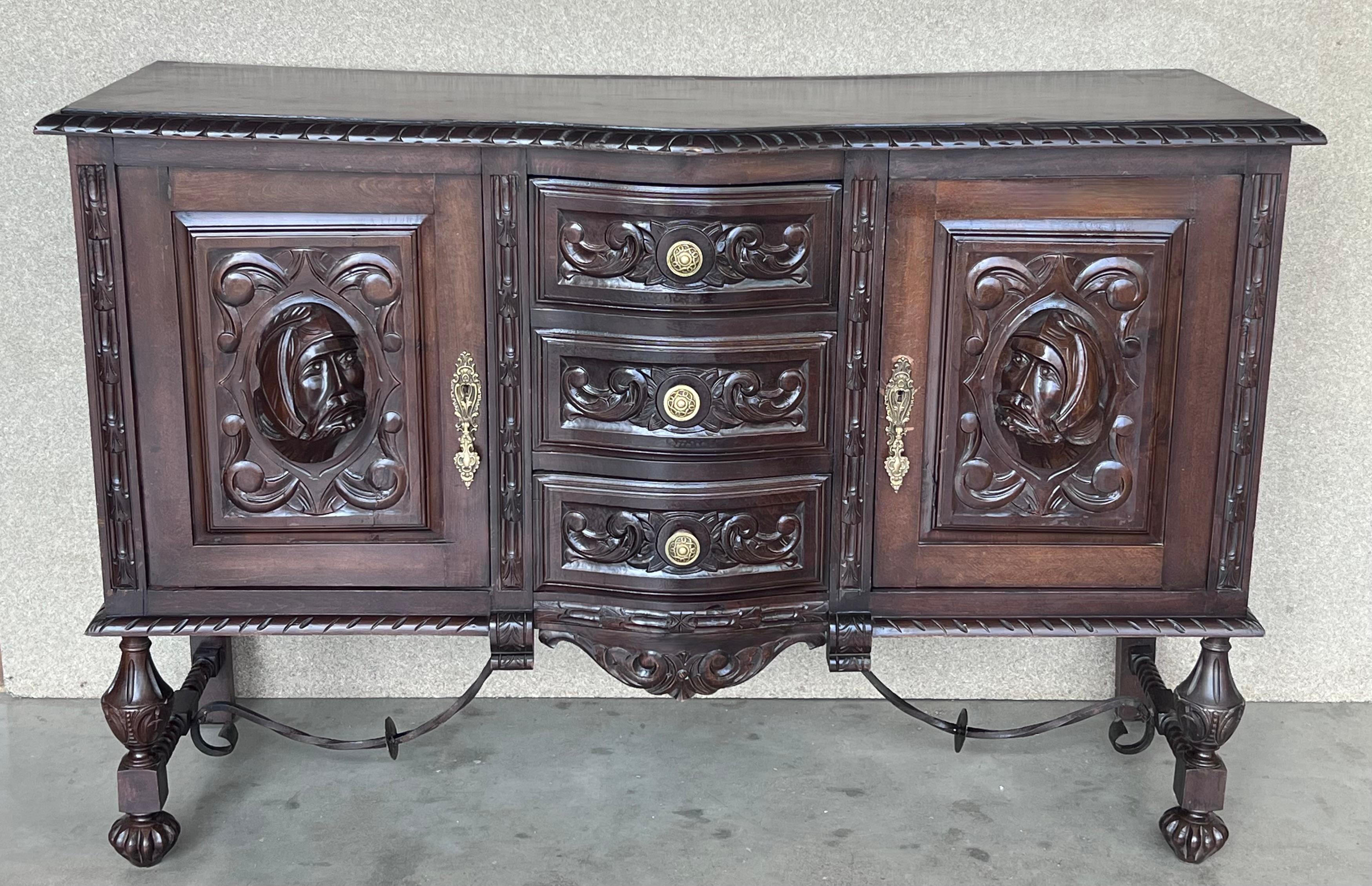 Renaissance Spanish Buffet with Two Doors, Three Drawers For Sale 10