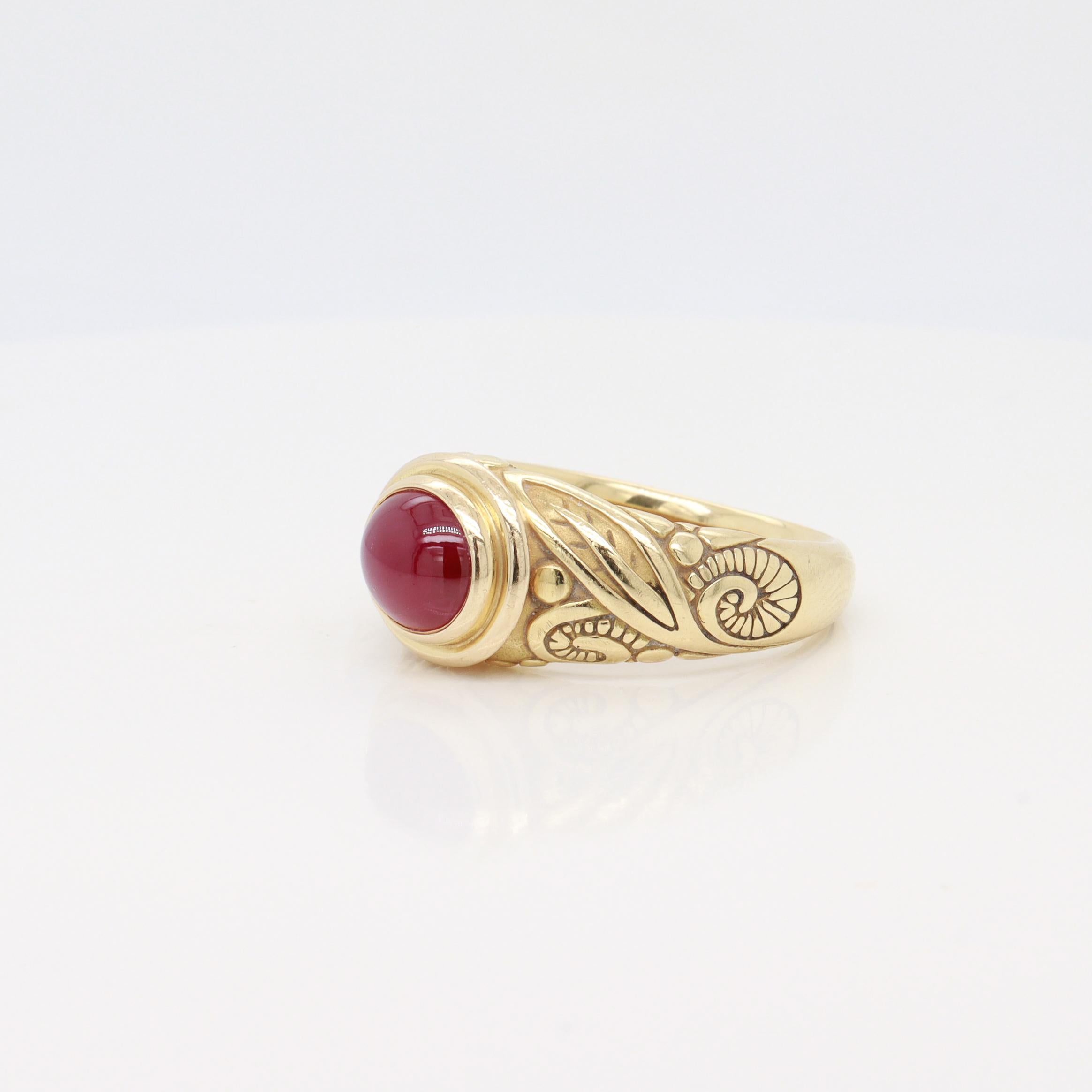 Renaissance Style 18K Gold & Ruby Cabochon Cocktail Ring For Sale 2