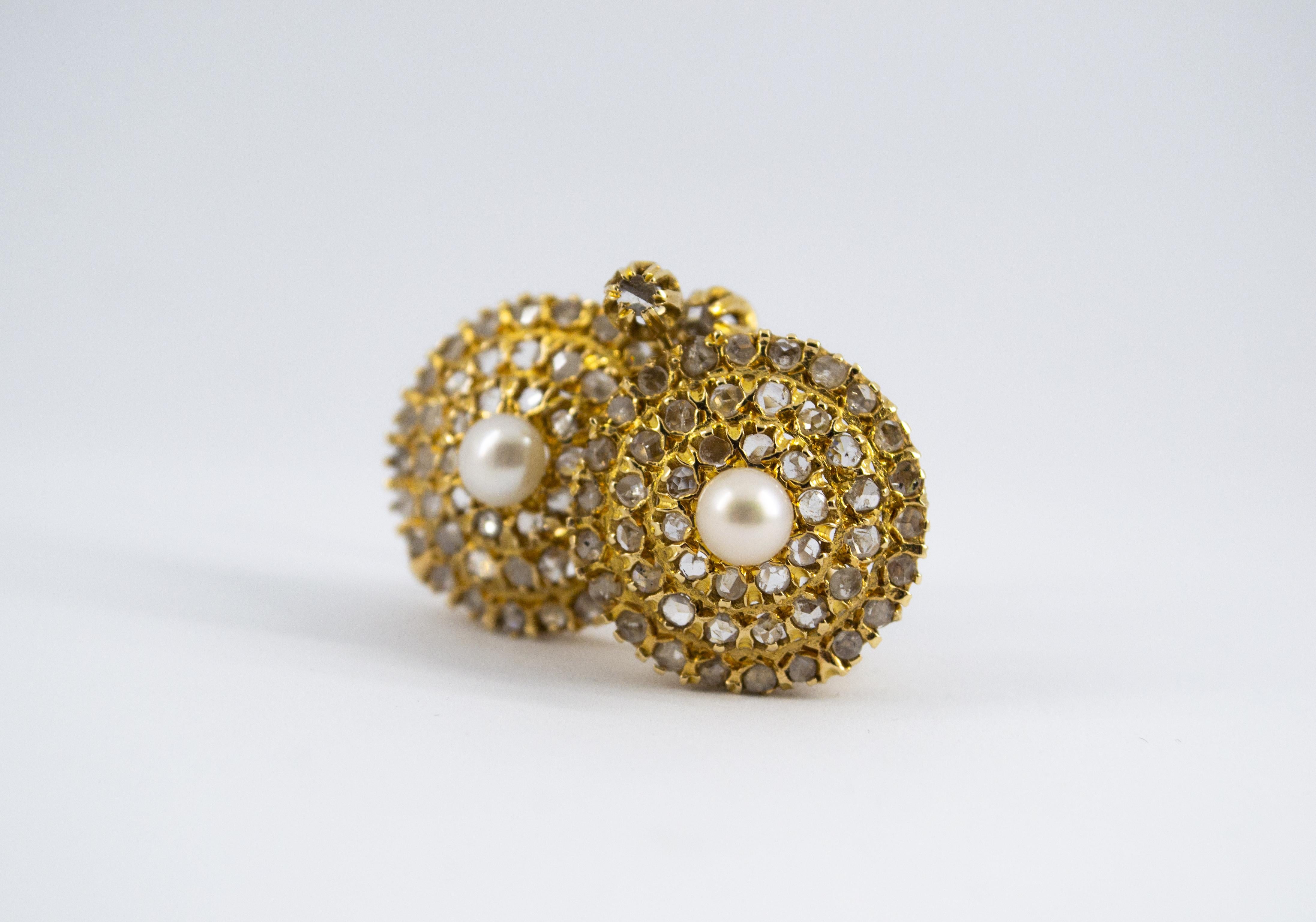 Women's or Men's Renaissance Style 2.20 Carat White Diamond Pearl Yellow Gold Lever-Back Earrings