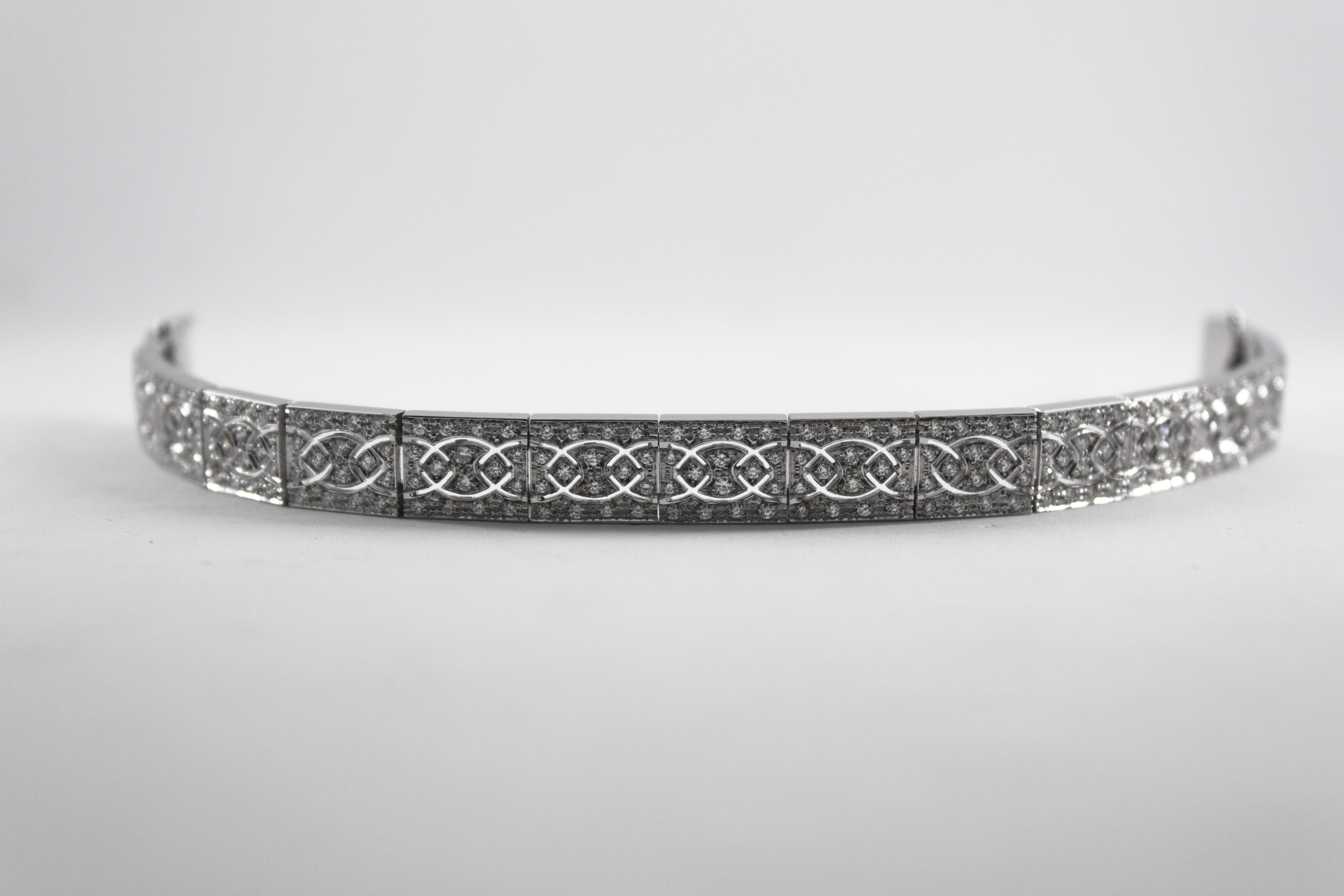 This Bracelet is made of 18K White Gold.
This Bracelet has 2.70 Carats of White Diamonds.
This Bracelet is inspired by Renaissance Style.
We're a workshop so every piece is handmade, customizable and resizable.