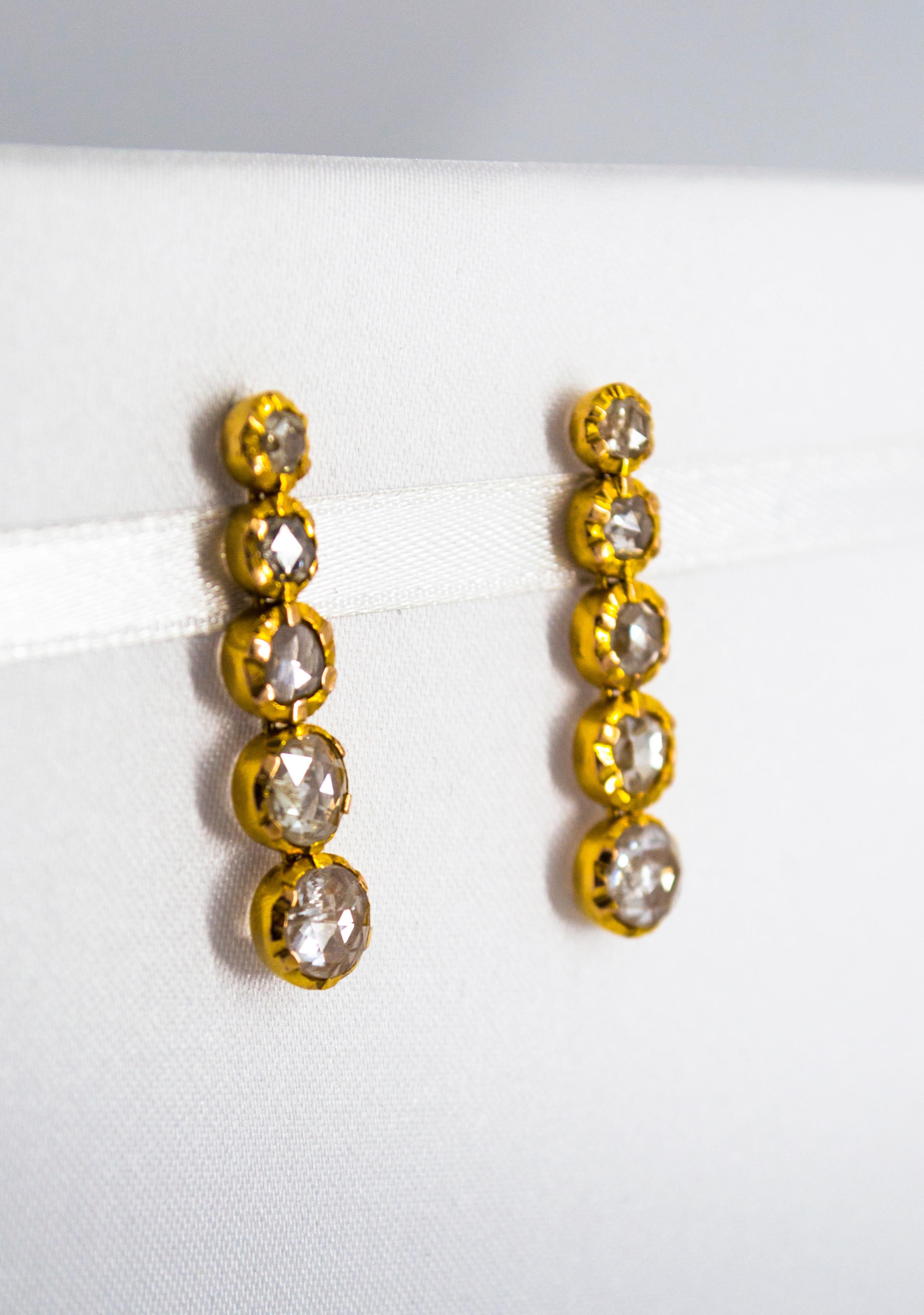 Renaissance Style 2.90 Carat White Diamond Yellow Gold Stud Dangle Earrings In New Condition In Naples, IT