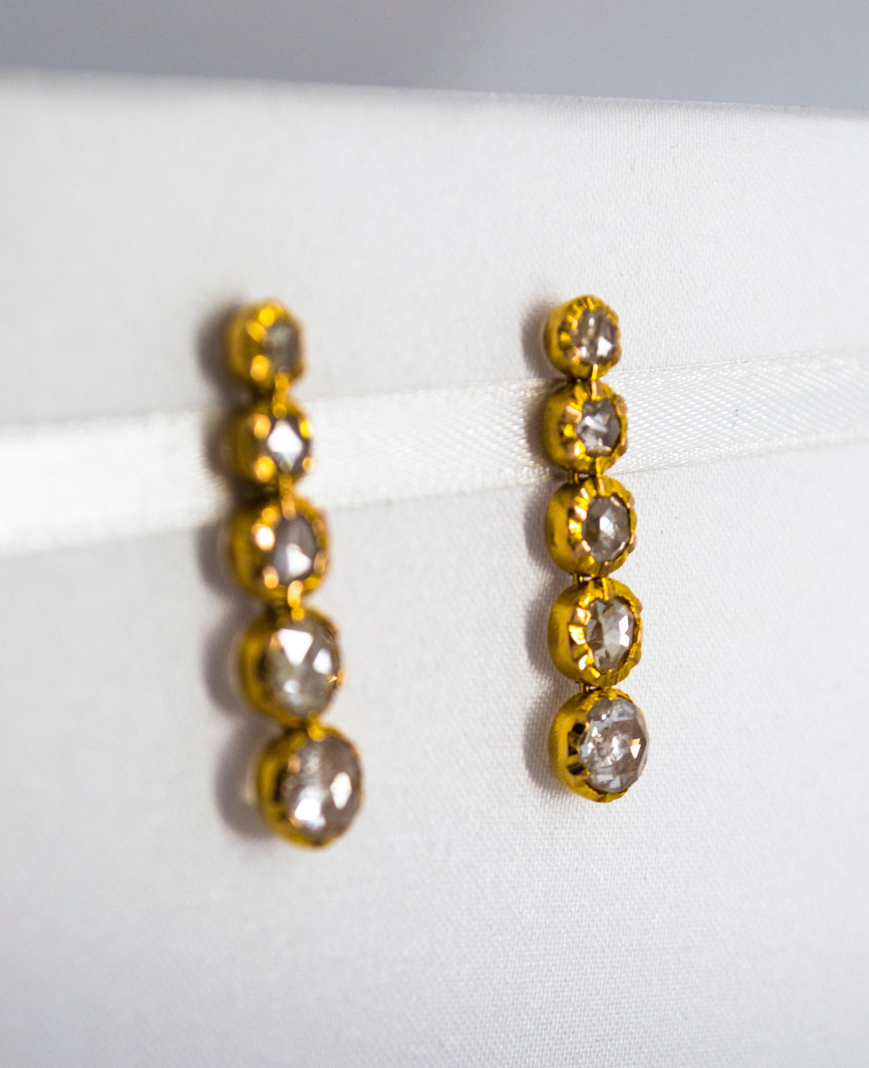 Women's or Men's Renaissance Style 2.90 Carat White Diamond Yellow Gold Stud Dangle Earrings