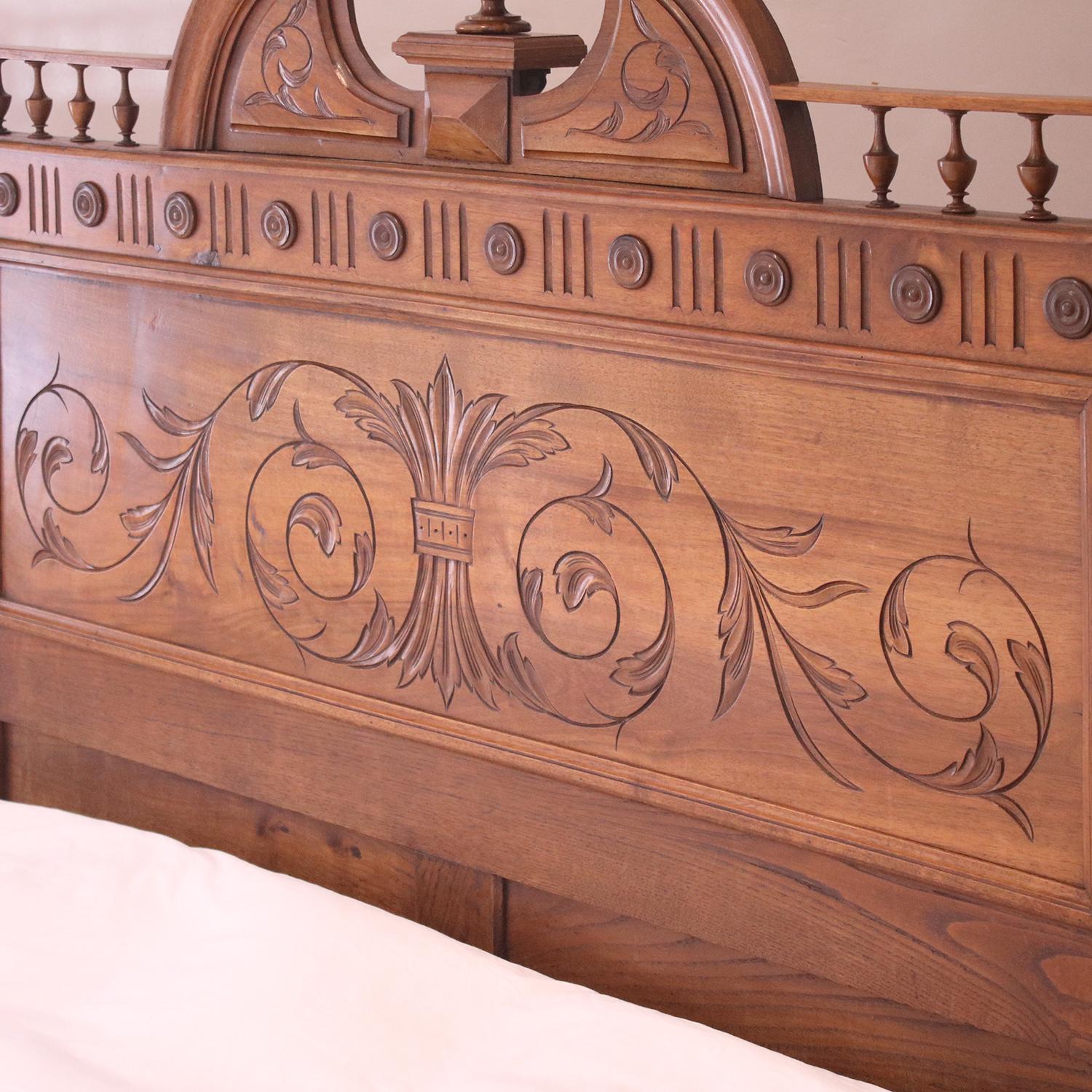 Renaissance Style Antique Bed in Walnut WK157 3